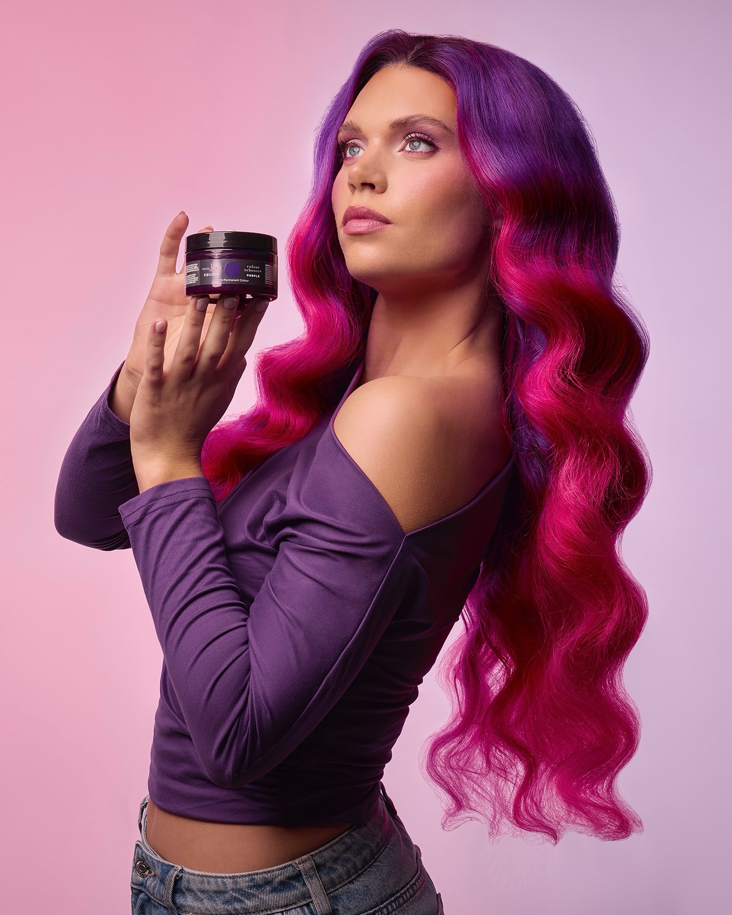 How stunning does Georgia look with these purple and pink hues?! Created for @nealandwolf new Reboost+ colour range campaign I photographed a few weeks back. There are so many vibrant colours in this collection to play with to really have some fun with playful hair palettes.
Art Direction @jade_francesca
Hair @laura_salon_promotions @kelly_hewitt_spl
Makeup @makeupbykeirawilson
Models Georgia
Wigs by @stevenaustinhairartist
Lighting by @pixapro @essentialphotovideo
#vividcolours #hairphotography #hairphotoshoot #brandphotographer #yorkshirephotographer #lancashirephotographer #campaignphotography #nealandwolf