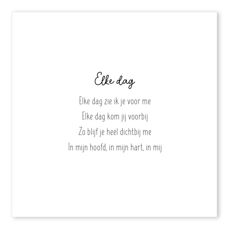 🕊️ 13 jaar 🕊️
Vandaag is het 13 jaar geleden
dat ik je moest loslaten
nog voor ik je echt kon vasthouden.
13 jaar van een leven dat anders liep
dan ik had gedroomd,
maar nooit anders heeft gevoeld dan van mij.
Het verlies van een kind
is geen moment.
Het is een leegte die mee groeit,
een gemis dat van vorm verandert
maar nooit verdwijnt.
Je leert lachen terwijl het pijn doet.
Verder gaan terwijl iets in jou stilstaat.
Je leert leven met een naam
die je fluistert in stilte
en meedraagt in alles wat je doet.
Sommige dagen is het zacht.
Andere dagen rauw en scherp.
En op dagen zoals vandaag
is het vooral liefde.
Zoveel liefde.
Je bent niet weg.
Je bent verweven.
In mijn hart.
In wie ik ben.
In alles wat ik doe.
Voor altijd mijn zoon.
Voor altijd gemist.
Voor altijd geliefd.
🤍 Thomas 🤍
