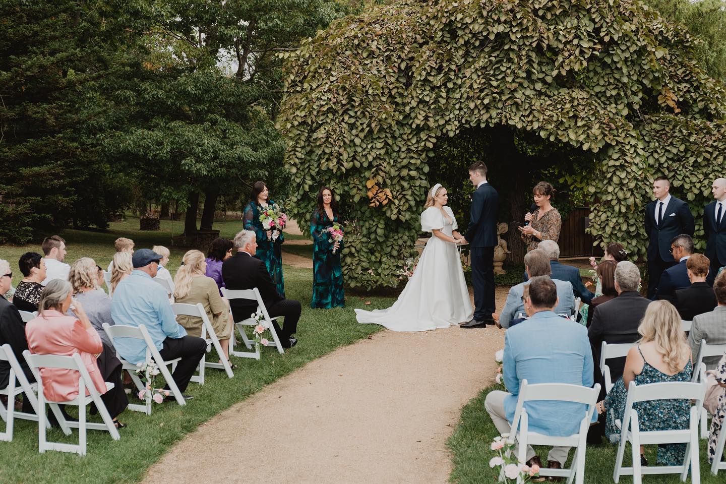 The Big Moment.
Hannah 💕 Mitch 1.4.2023
.
.
.
📸 @meadowlanevisuals
Dress @kwhbridal
Suits @mjbale
Celebrant @bettertogethercelebrations
#southerntablelandswedding #southernhighlandsweddings #barnweddings #countryweddings #wedshed