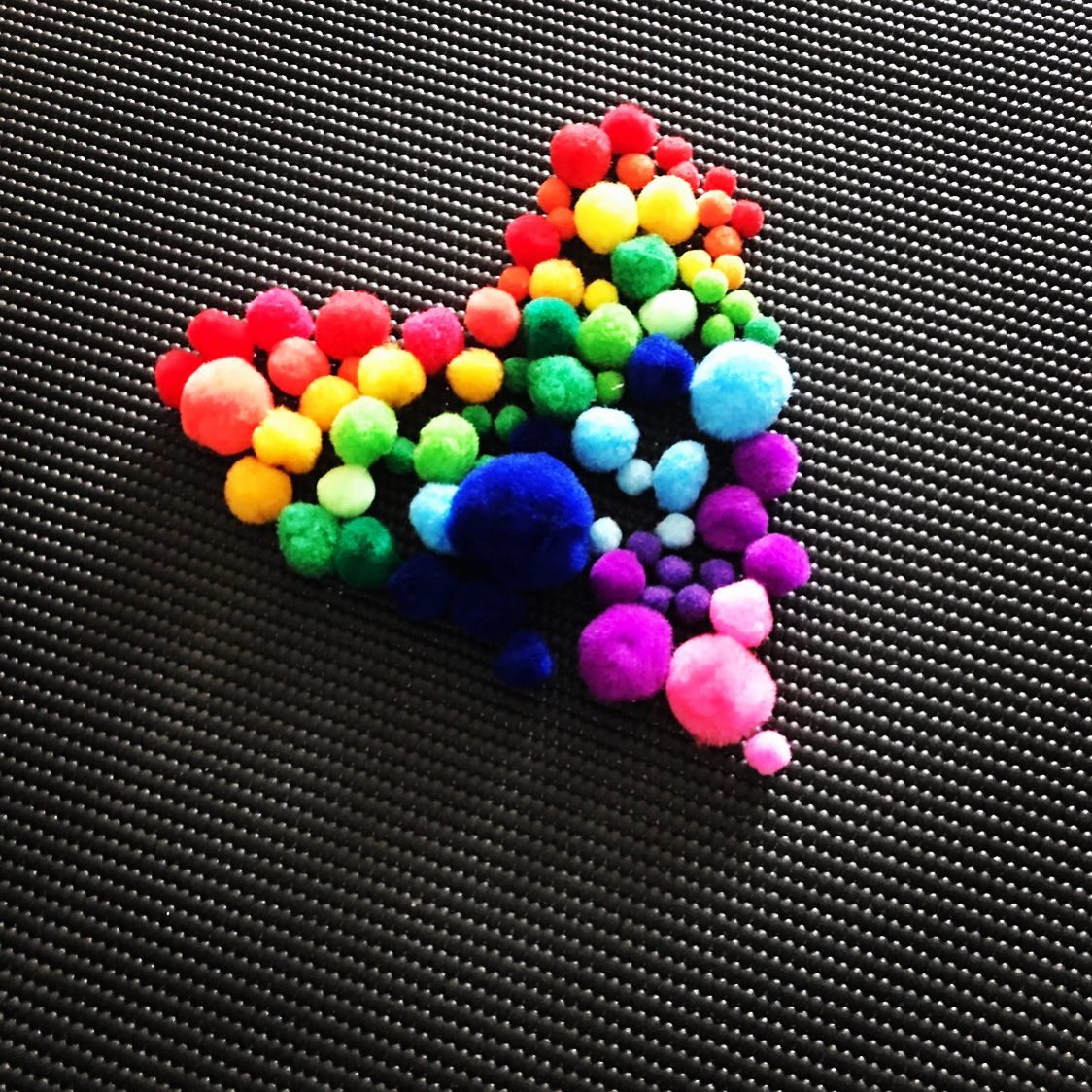 tune into your heart
#raiseyourvibration #arttherapyheals #teachingkidsyoga🧘♀️