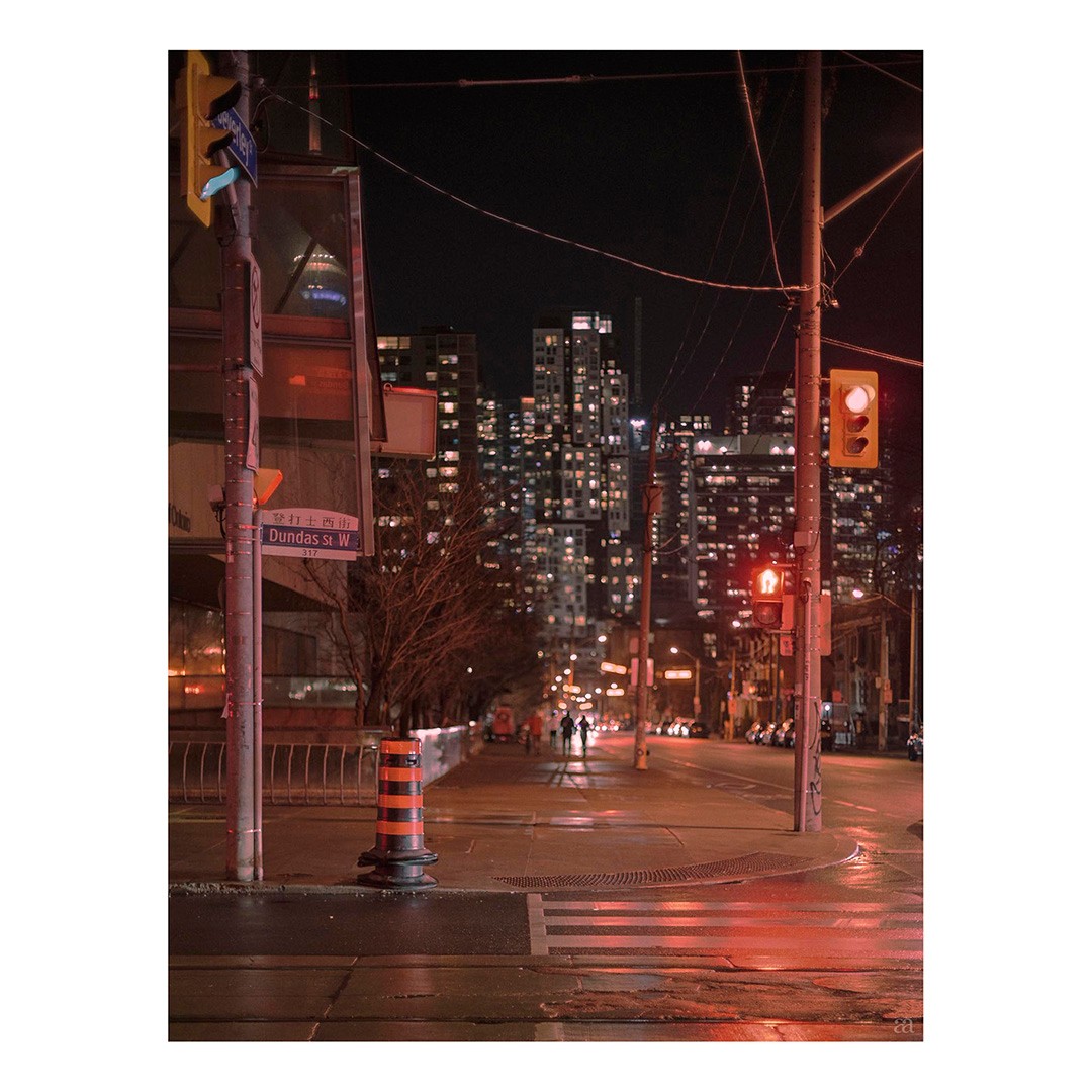 ...#toronto #nightinthecity #dundas #canada #redlight #trafficlight #placephotography #senseofplace