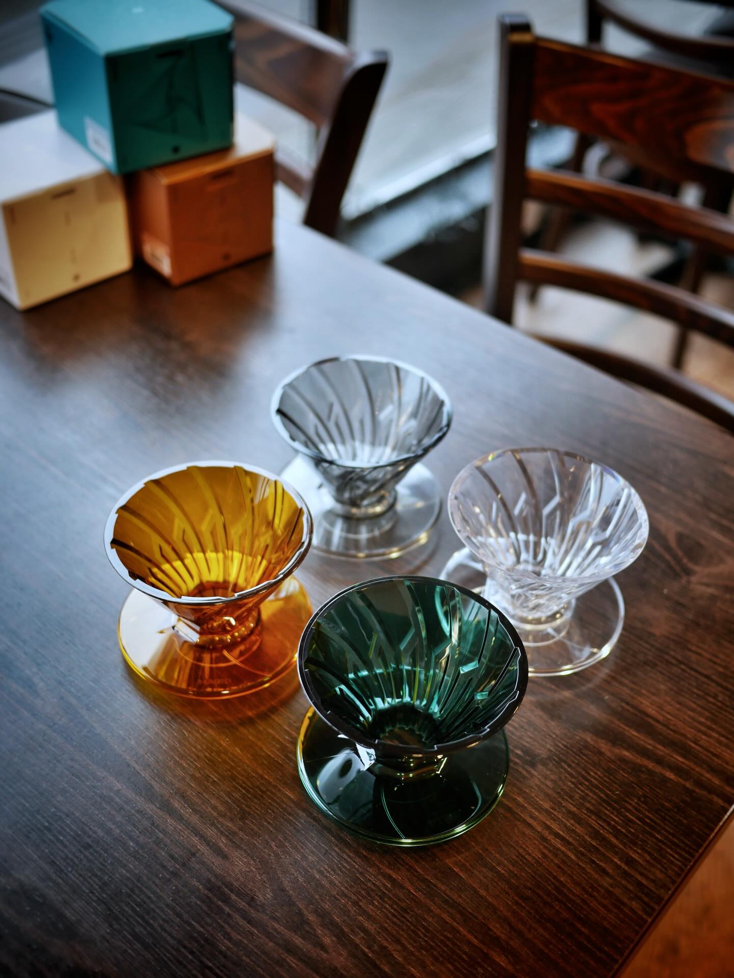 🌟 HARIO Alpha Tritan Dripper – Restocked! 🌟
Fresh arrival from Taiwan! Made with premium Tritan material – lightweight, shatter-resistant, and beautifully crystal-clear. The perfect upgrade for your pour-over game ☕✨
Beginner or pro, it brews rich, layered coffee with ease!
All four colors now in stock:
Gray / Transparent / Blue Green / Amber
Under sunlight, they sparkle with magical iridescent vibes 🌈💫
📍 Consignment @ 111 Water Lane, Leeds
🛒 Shop now 👉 www.sheepmaimai.co.uk (link in bio)
#HARIO #AlphaTritan #CoffeeLovers #SheepMaiMai