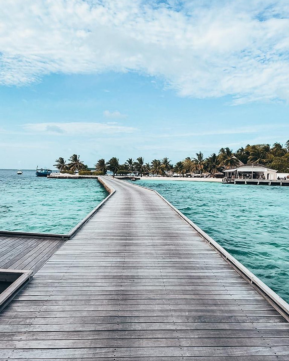 Once upon a time in Maldives…☀️ Do you also dream of going there?🏝