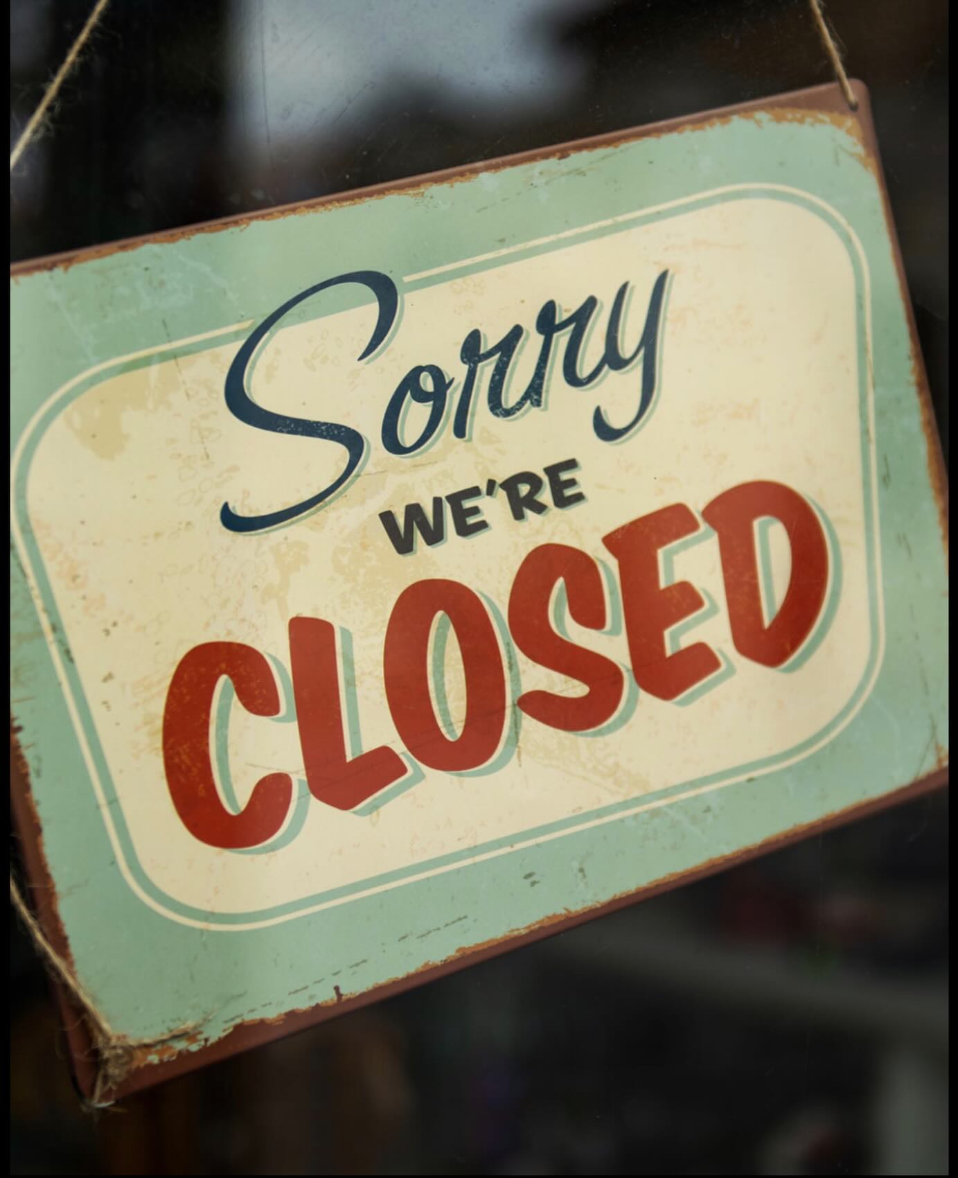 We hope you all find time this snowy day to snuggle up with a good book. ❤️ #readtoyourkids