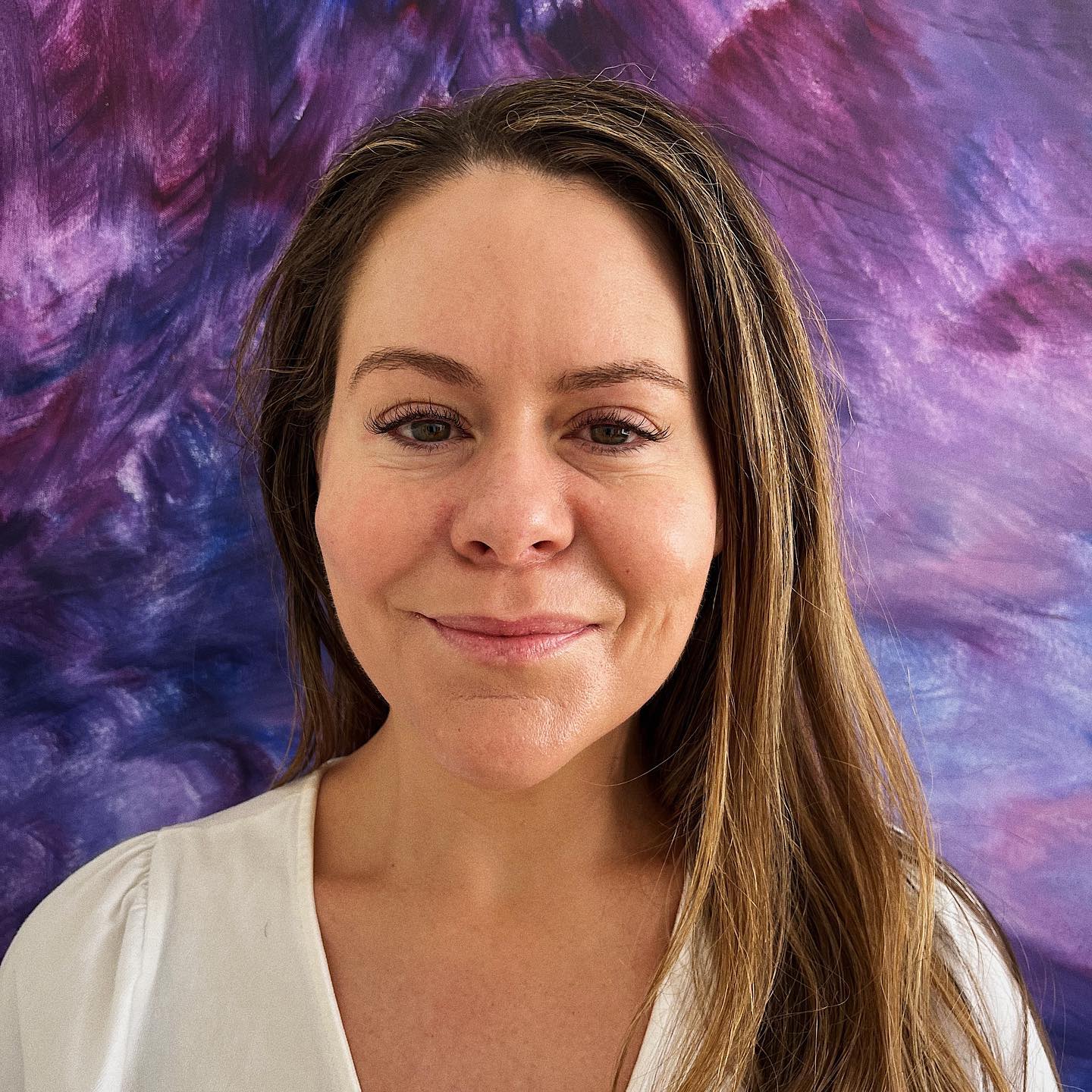 Erin came by the studio for a hybrid eyelash extension session this week! We kept it natural but volumes 🦋🤍 #eyelashextensions #eyelash #eyelashes #sflashes