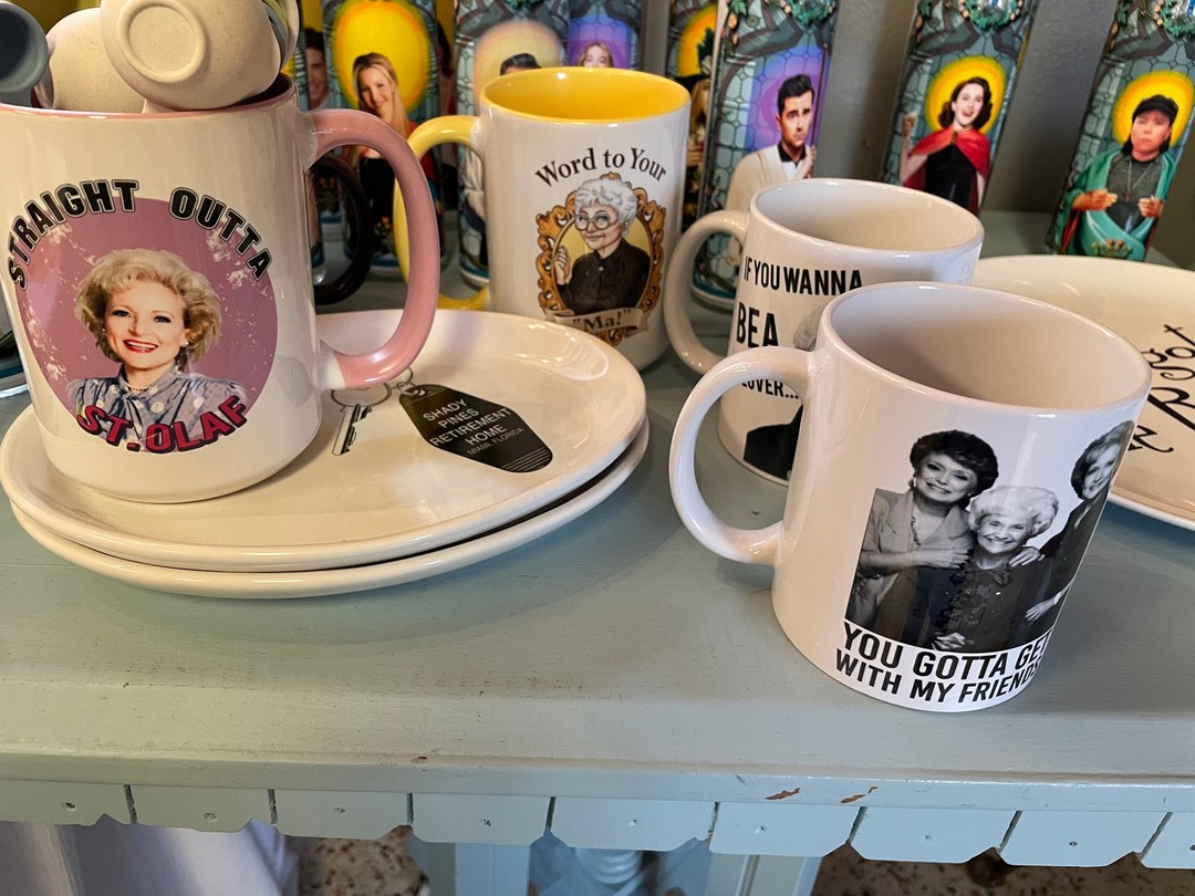 Mugs 25% off today and tomorrow!
#mugslovers #mugs #shoplocal #ShopSmall #kitchenware #southportindiana #indianapolis #garfieldparkindy