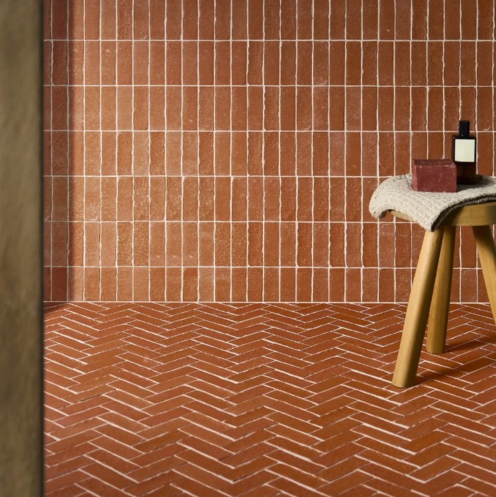 Metroville - a porcelain that embodies the look of rustic brick 🧱
A organic and grounding color pallet that is suitable for both walls and floor!? What more could you ask for?
#Porcelain #Naturalstonedesigngallery #Tile