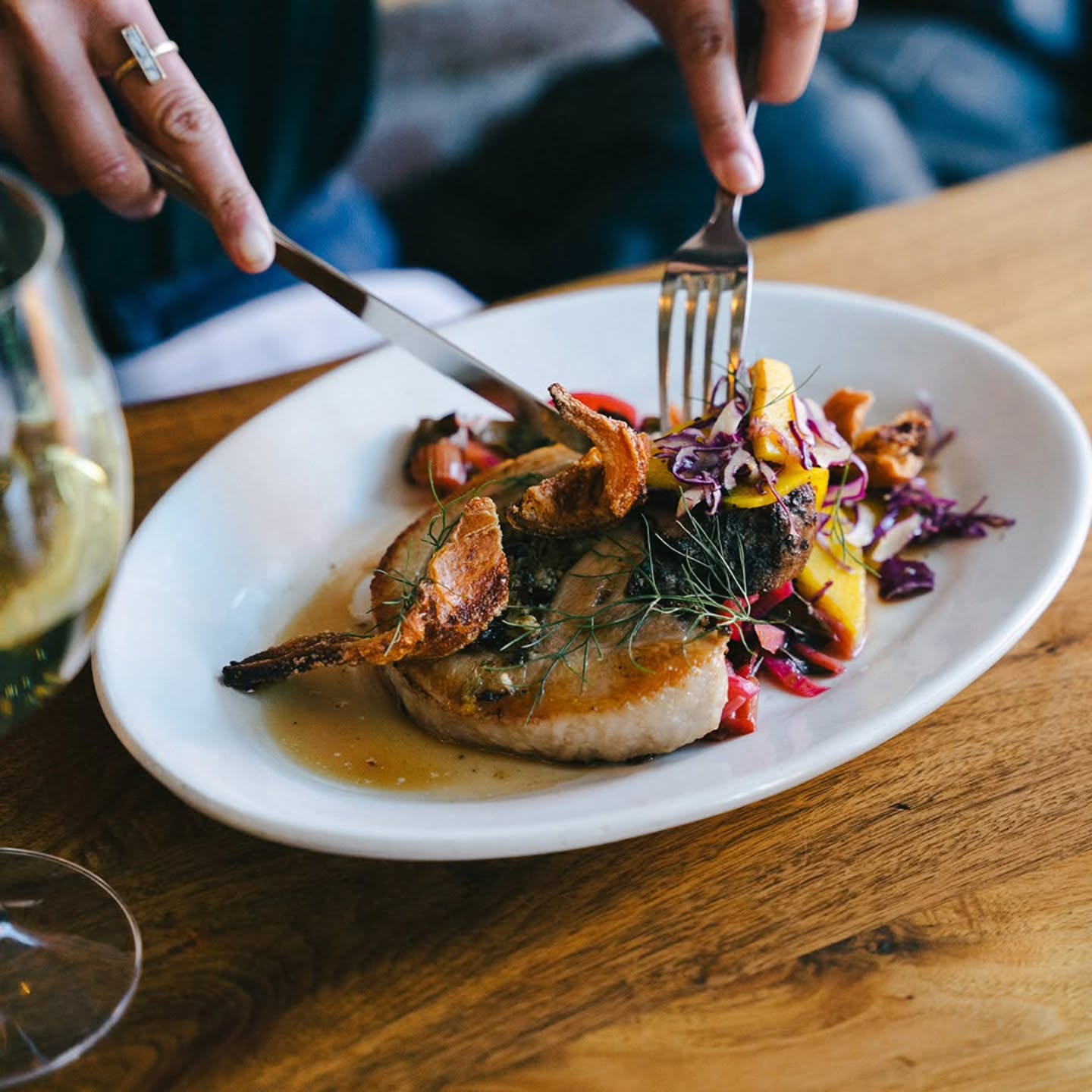 With @yellowstonecountry Celebrate Livingston’s vibrant food scene while giving back to the community. Livingston Restaurant Week brings together local restaurants to feature special dishes and drinks, with $2 from each sale going to Livingston Food Resource Center (LFRC). The fun starts this Saturday, so make your reservations! Read more at our link in bio!
📷 | Sam Rouda