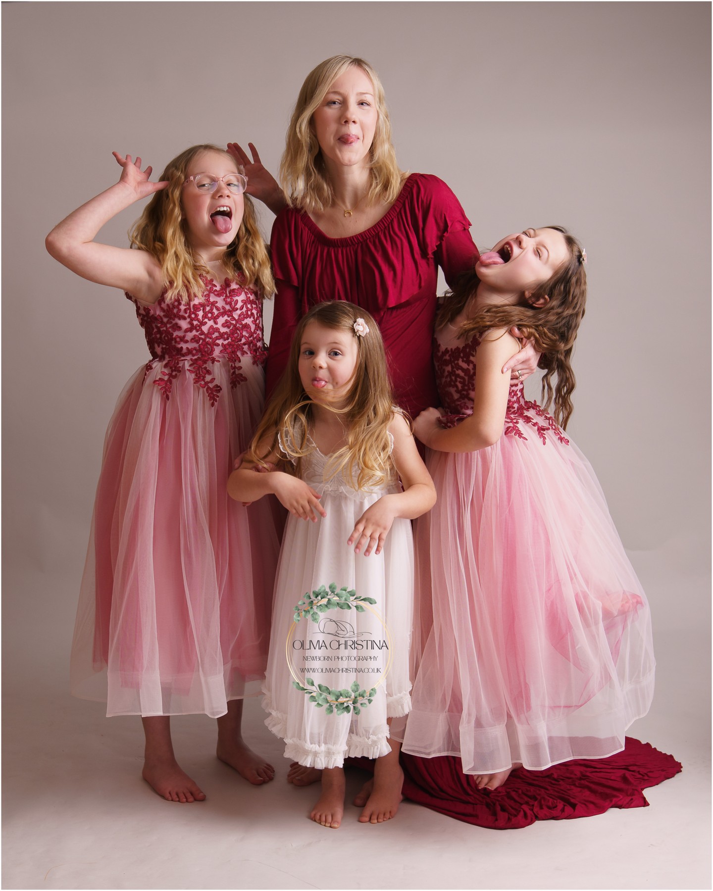 Laughter, closeness, and the beautiful chaos of raising daughters. These are the moments that matter most. Mother’s Day Mini Portraits designed to capture connection, joy, and the love that lives between you.
www.oliviachristina.co.uk
#MothersDayMiniPortraits #GirlMumLife #MotherhoodUnscripted #HertfordshirePhotographer #FamilyMoments