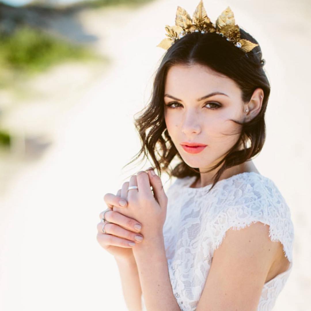 Bridal editorial @nouba_blog.
Styling, dress & headpiece by @lovemariebridalboutique
Makeup: @ashquinnmakeup
Hair: @deelushhair
Photography: @michaeldavidgray
Model: @abbeystockwell