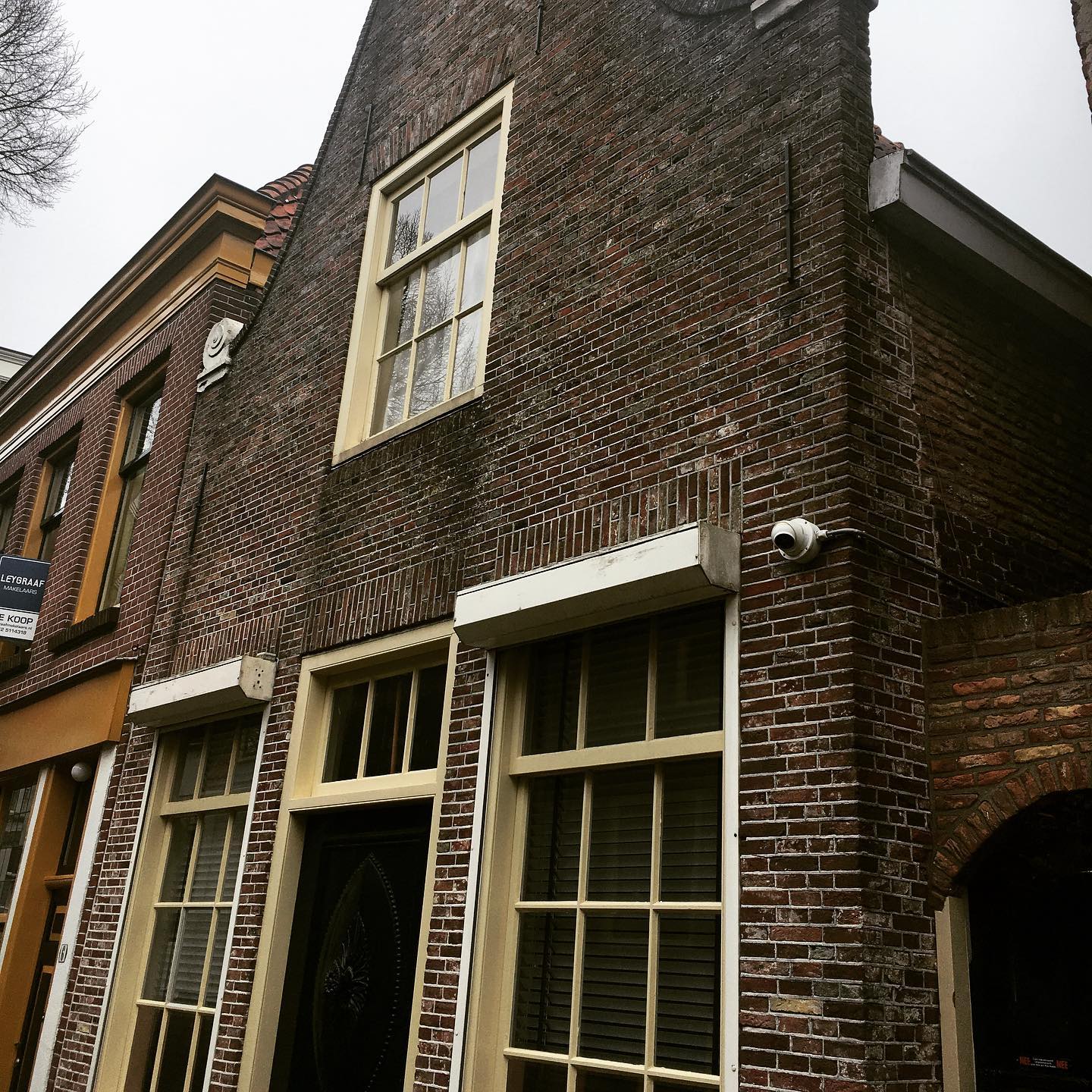 Getaxeerd voor professionele opdrachtgever. Weet u waar dit is? Staetenhof: ervaren en gecertificeerde register #makelaars en #taxateurs voor al uw #taxaties en aan- en verkoopopdrachten #huisverkopen #huiskopen #aankoopmakelaar #woningverkopen #makelaardij #Alkmaar