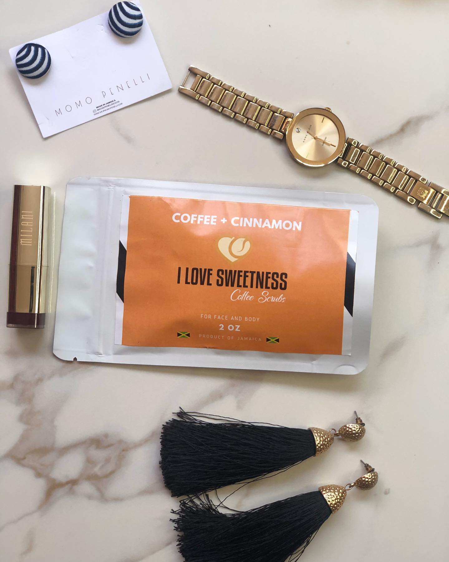 This picture makes me feel good! If you were to choose a song to match this pic, what would it be? .
.
. .
.
.
#SkinCare #SelfCare #SelfLove #NaturalProducts #BeautyProducts #MadeInJamaica #CoffeeScrubs #JamaicanCoffee #iLoveSweetness #BodyScrub #Exfoliate