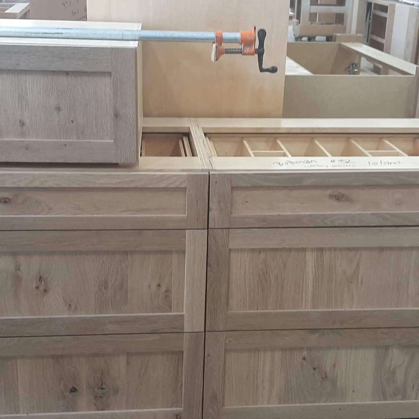 #rusticwhiteoak #shakerwhiteoak #handcrafted kitchens #builtforyou #knottywhiteoak #madelocal #specialwood