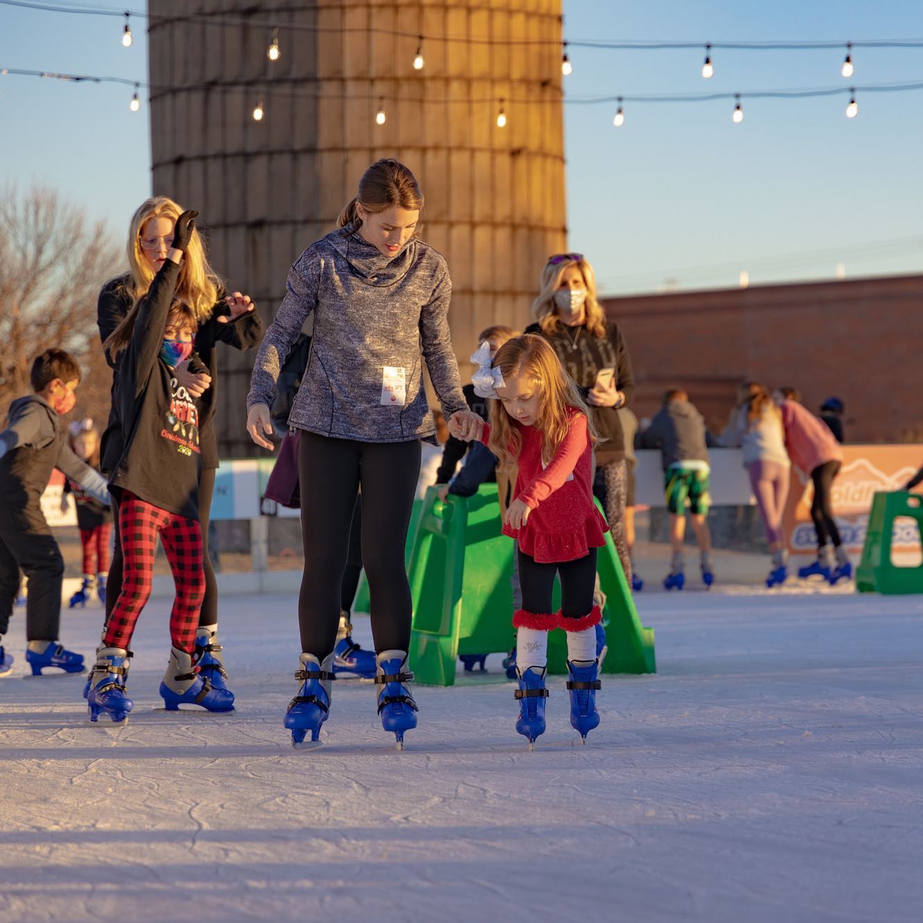 HOLIDAY HOURS🎄 -Christmas Eve 12-5 -Christmas Day 12-10
