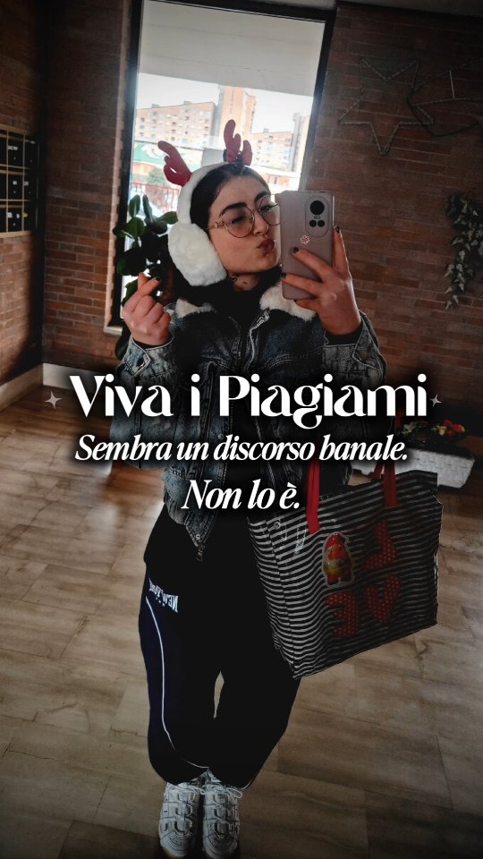 🥹𝑺𝒆𝒎𝒃𝒓𝒂 𝒖𝒏 𝑫𝒊𝒔𝒄𝒐𝒓𝒔𝒐 𝑩𝒂𝒏𝒂𝒍𝒆...
𝒆 𝒐𝒗𝒗𝒊𝒂𝒎𝒆𝒏𝒕𝒆 𝒏𝒐𝒏 𝒍𝒐 𝒆'.
🎗️Per chi soffre di Vulvodinia, Endometriosi, Fibromialgia...
“stare comode” non è una scelta.
👗Scegliere il vestiario giusto
per non aggravare i sintomi
e riuscire a svolgere le azioni quotidiane
non è libertà.
È sopravvivenza.
📽️Avevo questo video in galleria da un po’. Fatto a caso dopo aver letto un DM.
Oggi, parlando con un’amica in palestra, mi sono detta: "lo pubblico".
Perché non sono l’unica.
E se soffri come me, ti sono vicina, amica 🤍
So quanto ogni scelta – anche un semplice vestito – debba essere ponderata.
🪷Ma sono certa di una cosa:
un giorno riuscirai a sentirti te stessa,
in uno stile che ami
e che rispetti il tuo corpo.
🦋Possiamo vivere le nostre esperienze
indossando qualcosa che ci faccia stare bene
fuori e dentro.
#AkaliDisequilibrium #NutriamociDiVita #Endometriosi #Fibromialgia #Vulvodinia