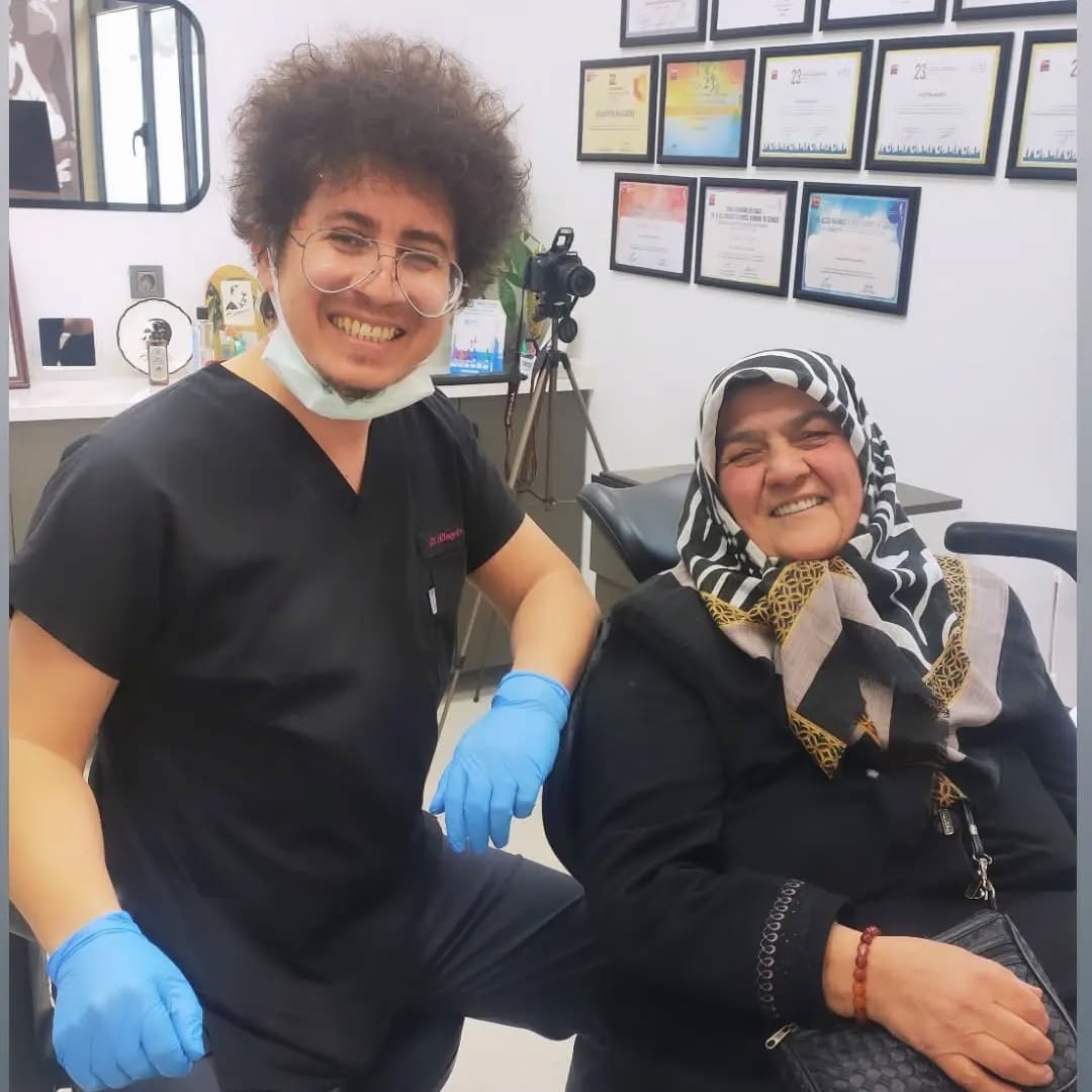 Tedavisi biten hastamızı mutlu bir gülüşle uğurluyoruz :)
.
.
.
.
.
.
.
.
.
.
.
.
.
.
#duodental #duodentalizmir #izmirdişhekimi #bayraklıdişhekimi #bayraklıdişkliniği #izmirdişkliniği
#bornovadişhekimi #bornovadiş #mutlugülüşler