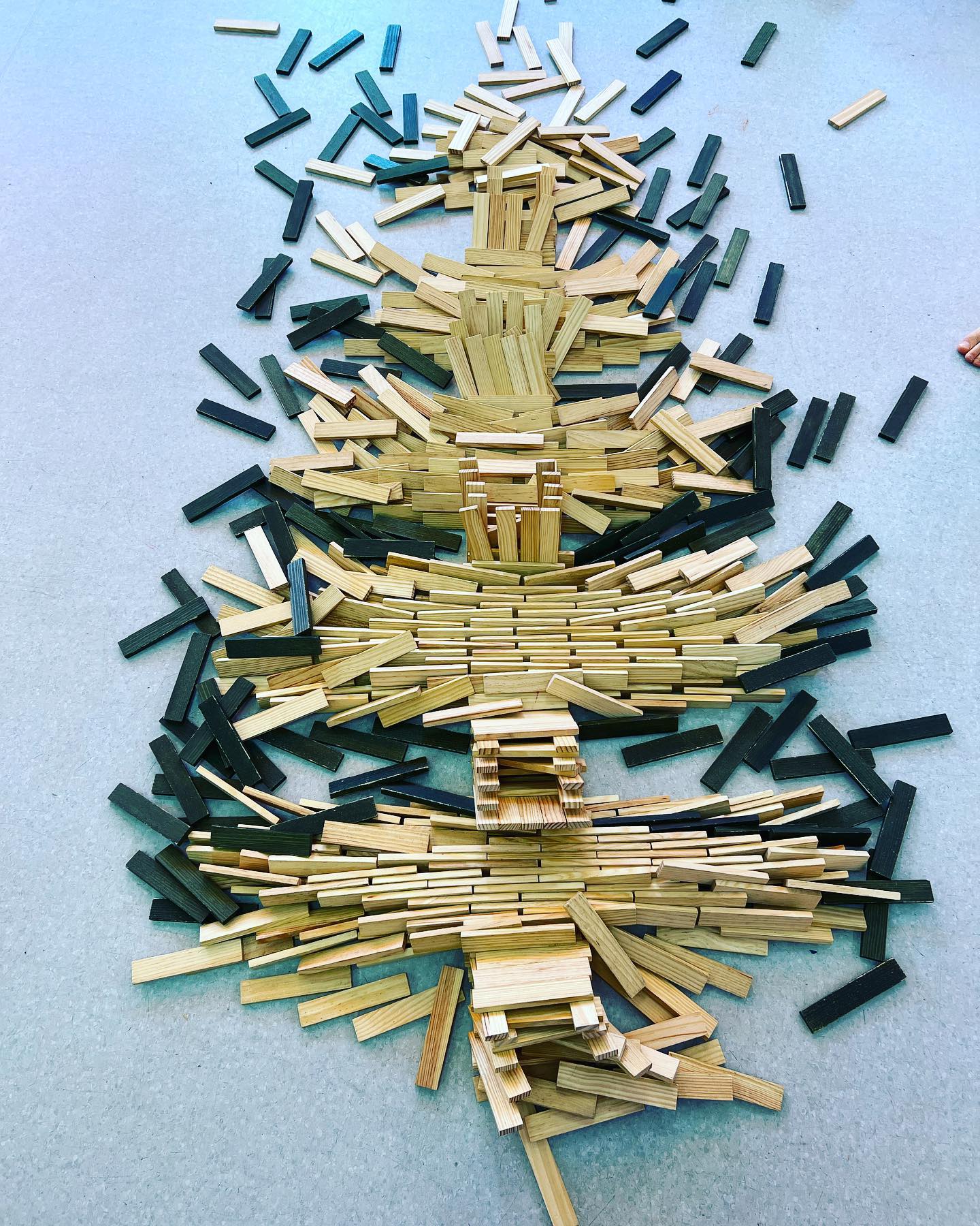 Oups 🙊 ! I’ve knocked down the Christmas tree 🎄 !! 🤭