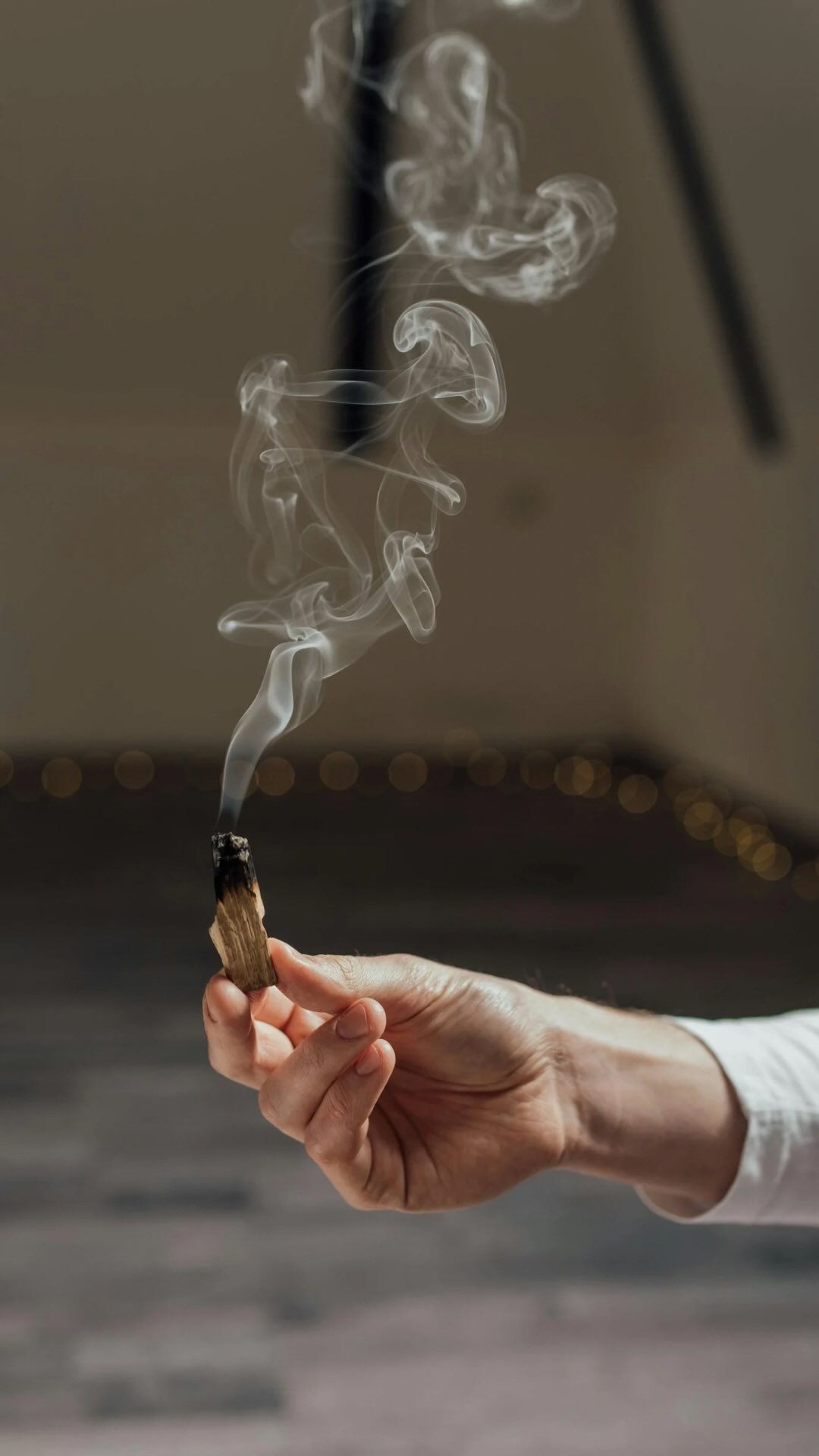 Ha vágysz egy olyan térre, ahol valóban rád figyelnek… 💚
A magánórákon minden a te igényeidhez igazodik:
a mozdulatok, a tempó, a fókusz.
Illóolajok, hangtálak, csend és figyelem kíséri a gyakorlást, hogy ne csak mozogj, hanem meg is érkezz önmagadhoz.
Ha szeretnél egy igazán személyes, megtartó gyakorlást, akkor írj időpontért privát üzenetben 💌✨