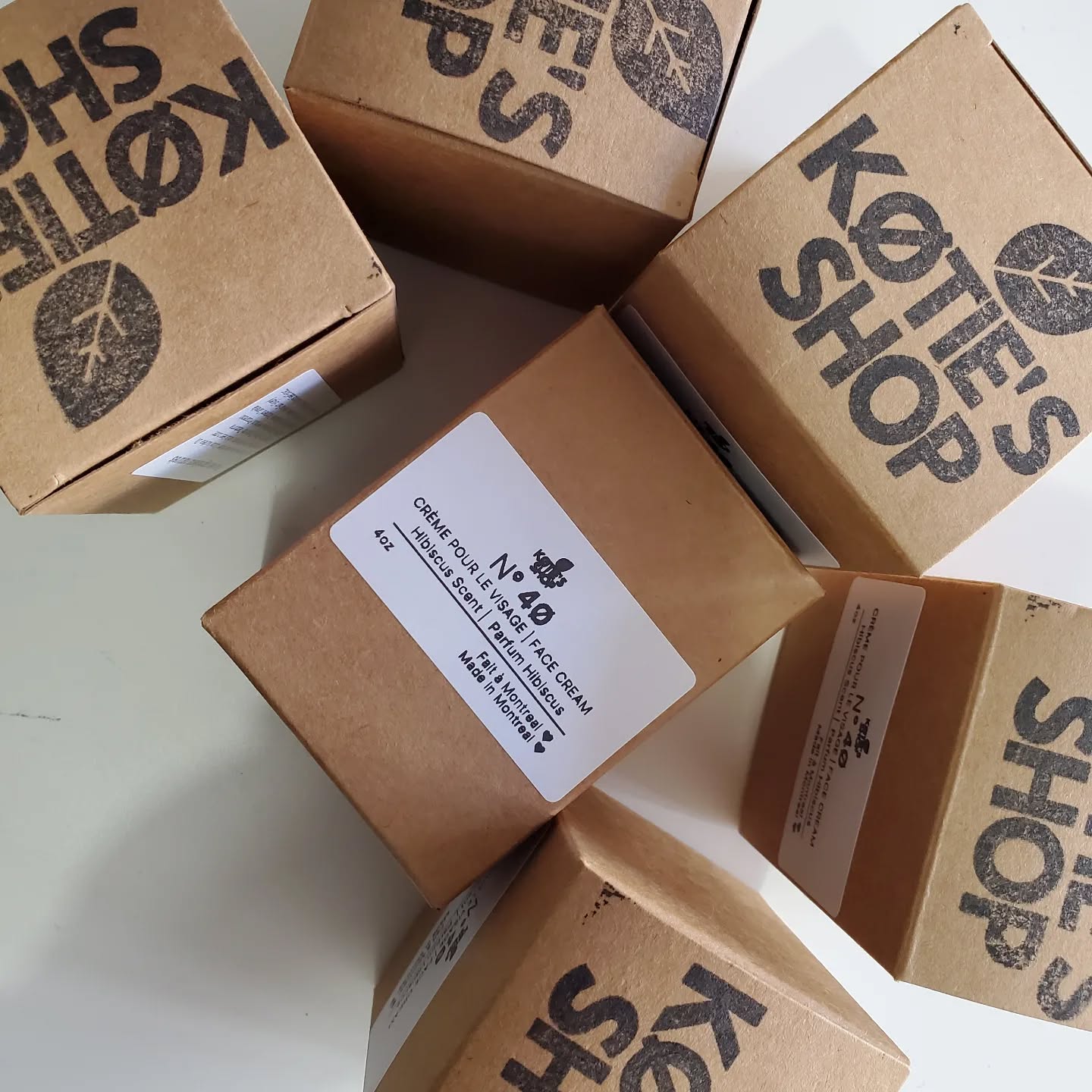 As the colder weather creeps in🤧 so does the driness that is effecting our skin! @koties_shop 's Hibiscus🌺 No°40 face cream 🧖♀️is a ultra hydrator for those who have dry skin this season. With it's all natural ingredients you don't have to worry about blemishes or spots as we do not use harsh chemicals or fragrances in our recipe.
N°40 is the perfect face cream for day or night usage and will keep your skin hydrated all day or all night 🌙
Available online or in store now!
.
.
.
.
#skincare #skincareroutine #skin #etsy #etsycanada #etsyshop #mtlshopping #bathandbodyworks