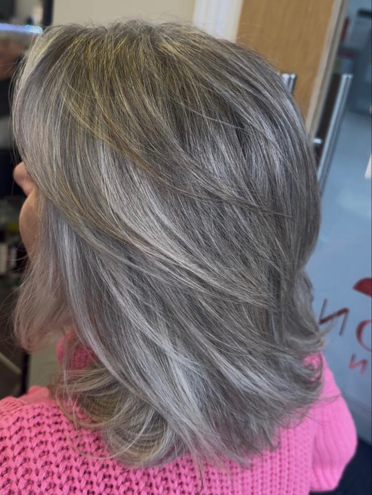 New client in the chair
Rachel took this clients hair from a warm blonde to a more evenly toned,bright ash blonde.🤍
After vs Before
To book an appointment with Rachel you can call the Salon on
0161 929 8946 or Drop us a message.
#altrincham #stylist #cheshire #hairsalon