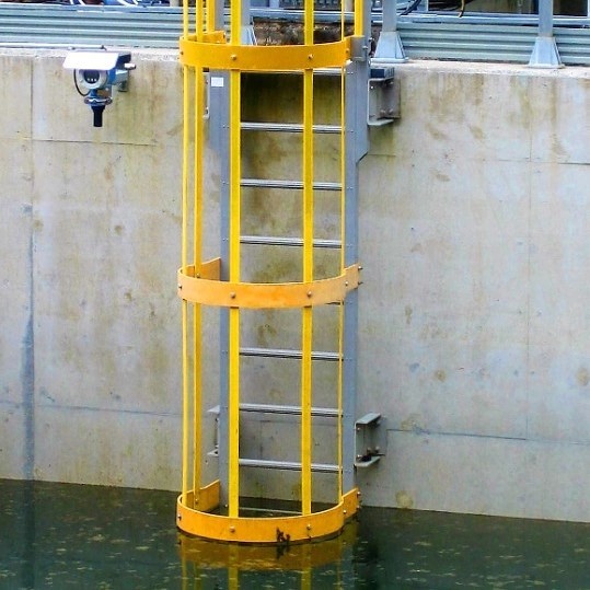 CTP Erişim Merdivenleri, korozif atmosfer koşullarında uzun ömürlü dayanım özelliği ile ön plana çıkmaktadır.