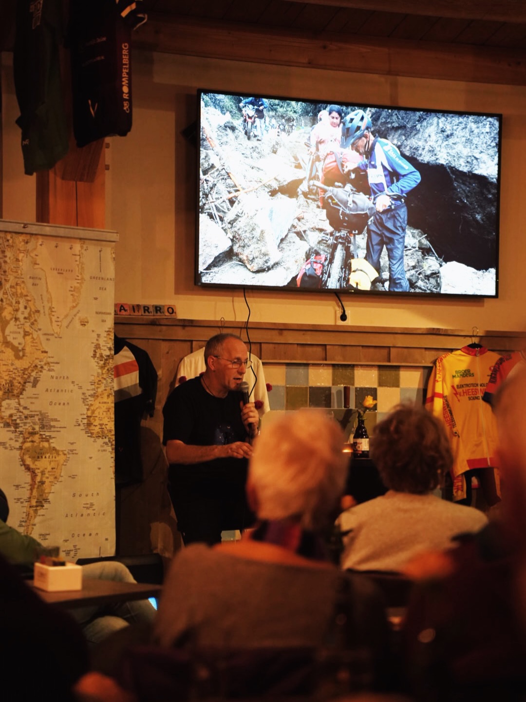 We love epic journeys and Anfred’s takes the cake!
@fredventurecyclist cycled 31,000 km from Alaska to Patagonia in 18 months 🌎. He shared his story at @villagedepart, and we couldn’t get enough!
Now you can follow every twist and turn in our latest blog.
👉 Link in bio to read the full adventure!
#travelcycling #adventurecycling #bikepacking #biketouring #worldbybike