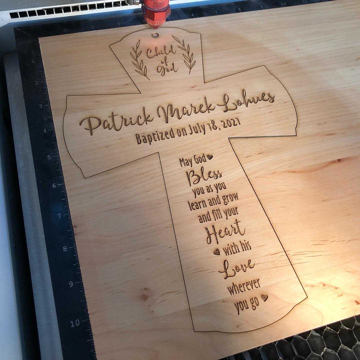 Another custom job, another beautiful piece! This job is so satisfying to create something new that you haven’t done before, and have it turn out so nice! #laserengraving #ilovewoodworking #panacheinvitations