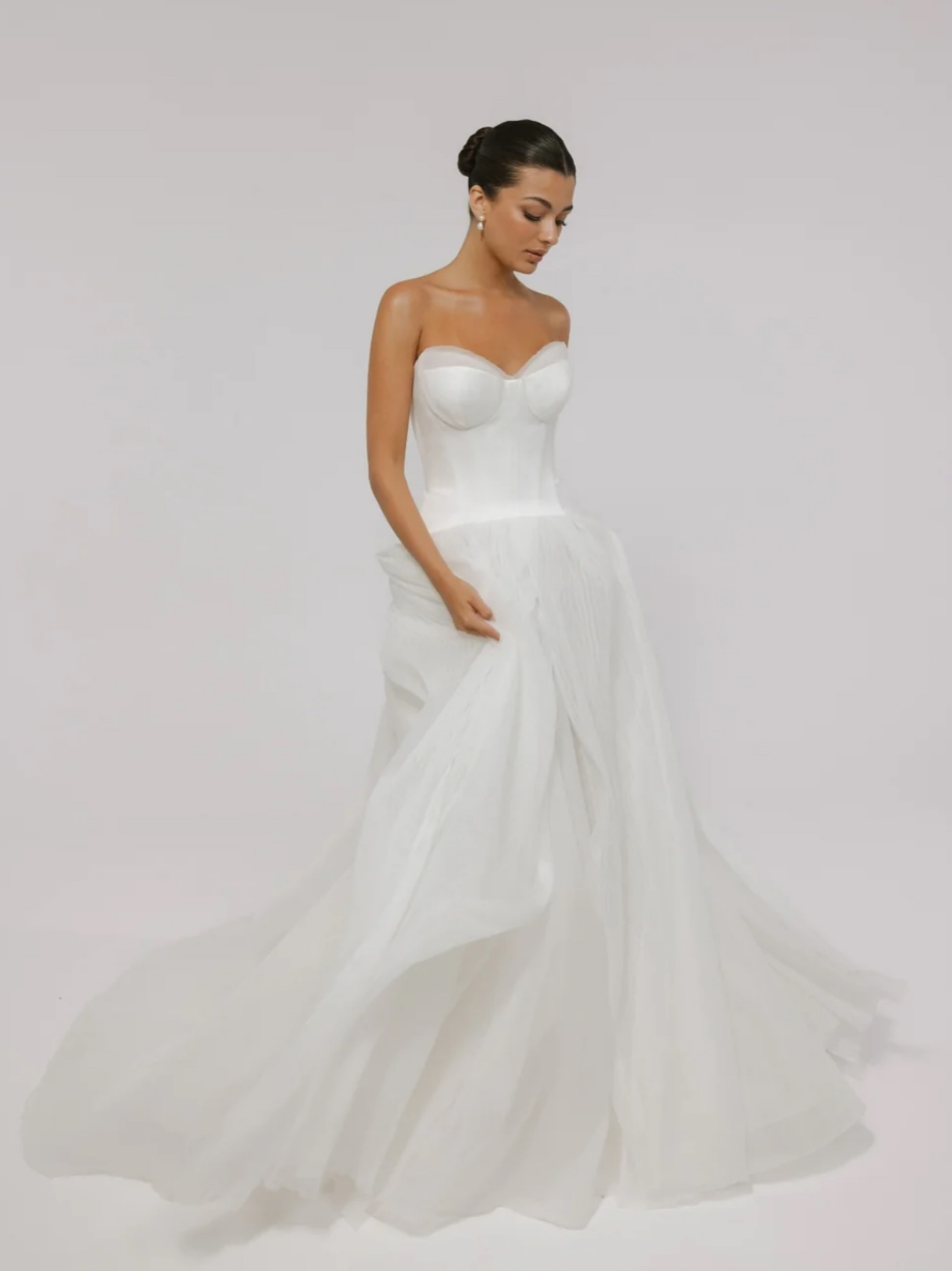 We can hardly wait for all the new gowns that are arriving at the shop soon 🤩🤩🤩🤩
#pabride
#skippackvillage