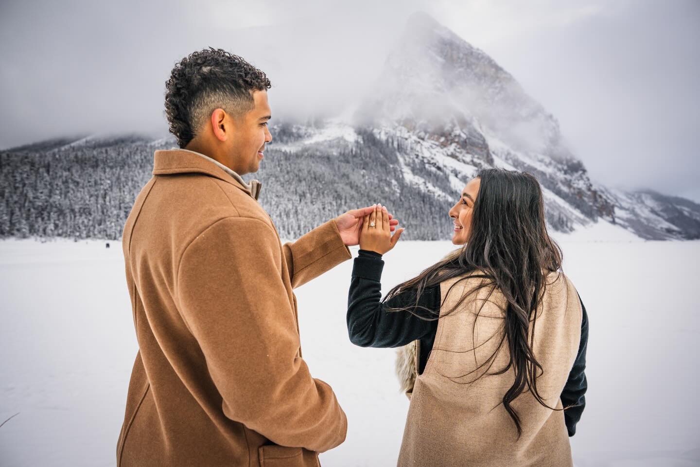 Where love meets the mountains
Discover our Iconic Locations Collection in Banff: luxury photo sessions at Lake Louise and Peyto Lakes, where love is captured in its purest form. We create cinematic, magazine-worthy portraits that tell your story, rekindle your emotions, and transform your moments into unforgettable memories in the Canadian Rockies.
#peytolake #lakelouisecanada #pixelpumasprofamily #canadianrockies🇨🇦 #mountainlovestory