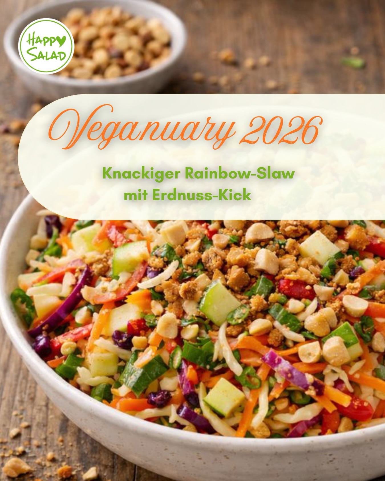 🌈🥗 Knackiger Rainbow-Slaw mit Erdnuss-Kick
Zutaten:
💜 ½ Weißkohl (fein gehobelt)
💜 ½ Rotkohl (fein gehobelt)
💜 1 Karotte (geraspelt)
💜 1 Frühlingszwiebel (in Ringe geschnitten)
💜 1 Handvoll Petersilie
💜 1 Apfel (fein gewürfelt)
💜 2 EL geröstete Erdnüsse (grob gehackt)
💜 Happy Salad Dressing Apfel & Orient
Zubereitung:
-Den gehobelten Kohl in eine Schüssel geben, einen halben TL Salz drüber streuen und mit den Händen 2-3 Minuten sanft kneten
-Mit Happy Salad Dressing vermengen und kurz ziehen lassen
-Kohl, Karotte und Frühlingszwiebel in eine große Schüssel geben und locker vermengen.
-Petersilie, Apfel und Nüsse unterheben
Schau für weitere leckere Rezepte gerne auf unserem Blog vorbei.
BE HAPPY & STAY HEALTHY 💚
#Veganuary #vegan #happysald #salad #salat