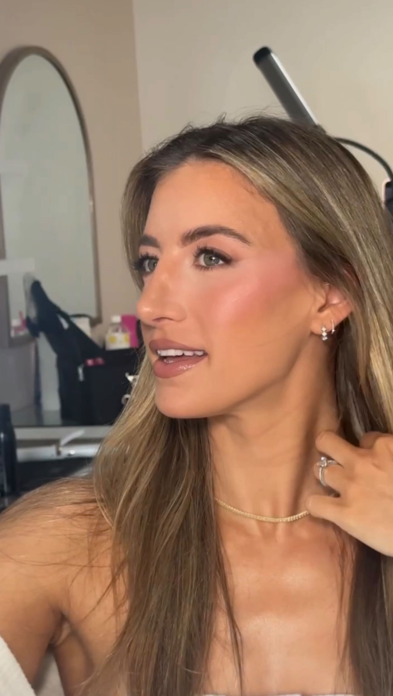 Bronzey, pink bridal trial 💕 My client wanted soft, subtle glam and the results were perfect!
•
•
#bridalmakeuptrial #bridalmakeupartist #makeupartist #makeuptutorial #softglamlook