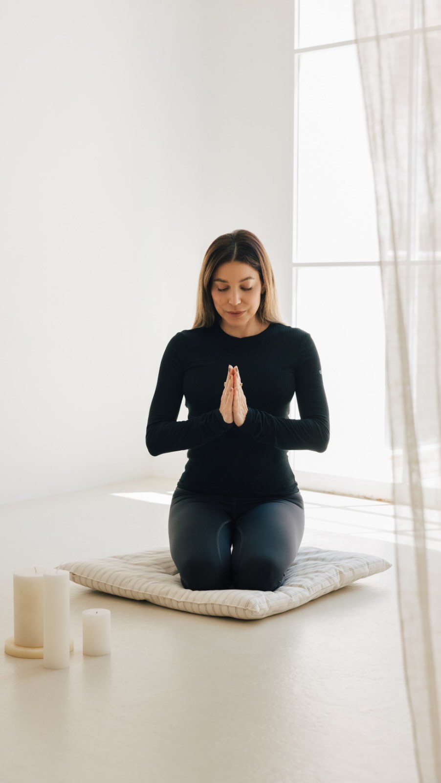 Sometimes, the most profound healing happens when nothing is said.
In silence, the nervous system settles, the mind softens, and the body remembers its own wisdom. What was once noise slowly reorganizes itself into clarity.
A silent retreat it is a return to yourself. A practice that restores energy, deepens perception, and allows subtle insights to surface without effort.
Silence is a sacred medicine. One that nourishes vitality, awareness, and inner coherence.
Have you ever experienced the power of silence?