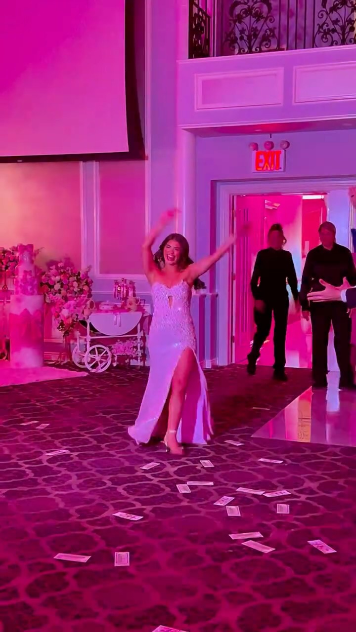 Our ballroom was transformed into the perfect shade of pink and all things girly for MaryGrace.
Happy Sweet 16 MaryGrace! We’re honored to have been part of your day!
Dj: @hi_nrg_sound_productions
Balloons & Merch: @balloonsplusstatenisland
Venue & Uplighting: @islandchateau
#statenislandbusiness #islandchateau #notyourgrandmascatering #cateringhall #explorepage