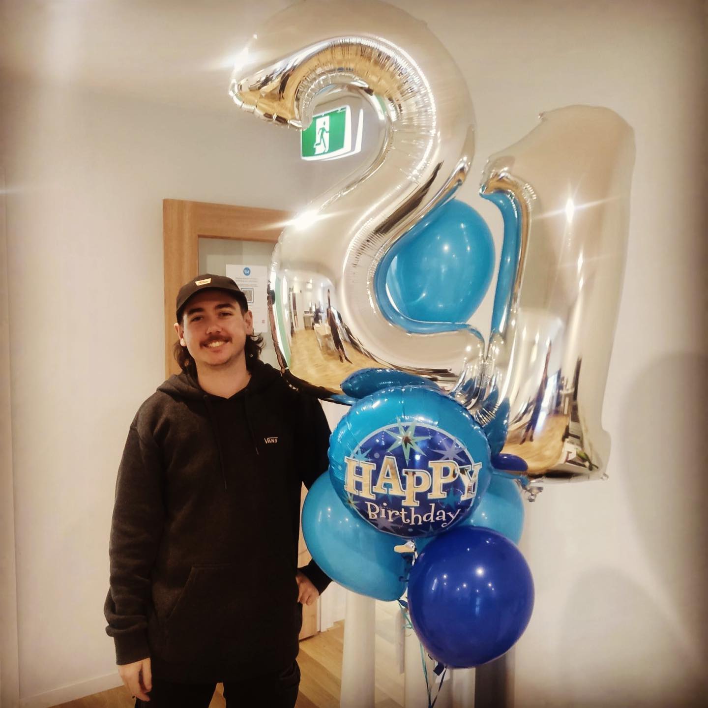 HAPPY 21st BIRTHDAY TYSON!!!
Not the big 21st he had in mind but still worth celebrating 🥳 🥳🥳
A big shout out to Hayley & Sam from @balloonery_goldcoast you did a beautiful job with not a lot of notice. 🥰