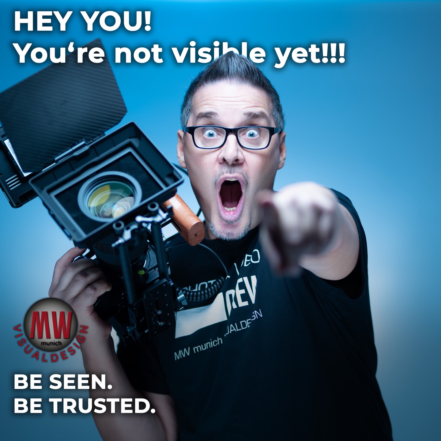 You don’t need to be louder.
You need to be visible.
Be seen.
Be trusted.
#beseen #betrusted #personalbranding
#visualbranding #munichcreatives
