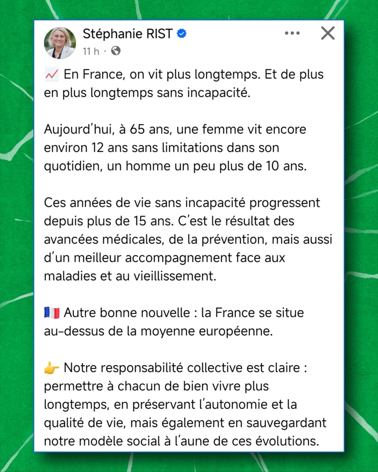 « On vit plus longtemps sans incapacité »…
Vraiment ?
Ces chiffres reposent sur des indicateurs construits avant le Covid, ou qui en intègrent à peine les effets. @stephanie.rist
Les moyennes rassurent.
Mais elles effacent les ruptures sanitaires apparues depuis 2020 et les nouvelles formes de maladies chroniques.
Petit rappel :
« Sans incapacité » ne veut pas dire en bonne santé.
Ça signifie simplement : pas (encore) classé comme lourdement handicapé.
Covid Long, Encéphalomyélite Myalgique, troubles cognitifs, maladies auto-immunes post-infectieuses :
des vies abîmées, souvent invisibles dans les statistiques.
On peut donc être compté comme « sans incapacité »…
tout en ne pouvant plus travailler normalement, ni vivre comme avant.
C’est ça l’angle mort :
des centaines de milliers de personnes sorties des radars, bien avant 65 ans.
Ajoutons à cela les inégalités sociales et l’accès inégal aux soins.
Mais les moyennes, elles, vont bien.
Parler de « bonne nouvelle » sans parler du Covid Long, ce n’est pas de l’optimisme : c’est une amnésie sanitaire.
Vivre plus longtemps, oui.
Mais vivre plus longtemps malades et non reconnus, ça fait aussi partie de la réalité.
Préserver l’autonomie commence par une chose simple :
regarder la réalité en face.
#CovidLong #SantéPublique #HandicapInvisible #MaladiesChroniques #ApresJ20
https://www.facebook.com/share/p/16uHocNcd2/