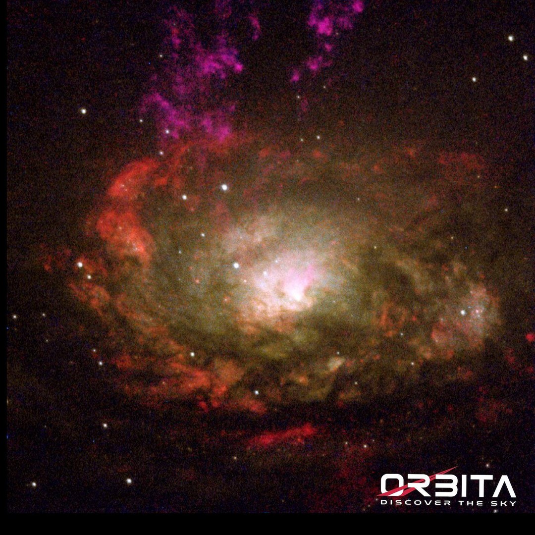#HUBBLE30, CELEBRATING 30 YEARS OF HUBBLE!
Fotografata da Hubble il 10 aprile del 1999, la Galassia del Compasso (PGC 50779) è una galassia a spirale nella costellazione del Compasso, distante 13 milioni di anni luce dalla Terra. Si tratta di una galassia con una grande magnitudine apparente, al punto che, se non fosse oscurata dalla Via Lattea sarebbe senza dubbio una delle galassie più brillanti del cielo australe.
#ORBITA, discover the sky
Image credits: @hubbleesa @nasahubble ·
·
·
·
·
·
·
·
·
·
#space #astronomy #astrophotography #galaxy #esa #nasa #hubble
#hubble30anniversary