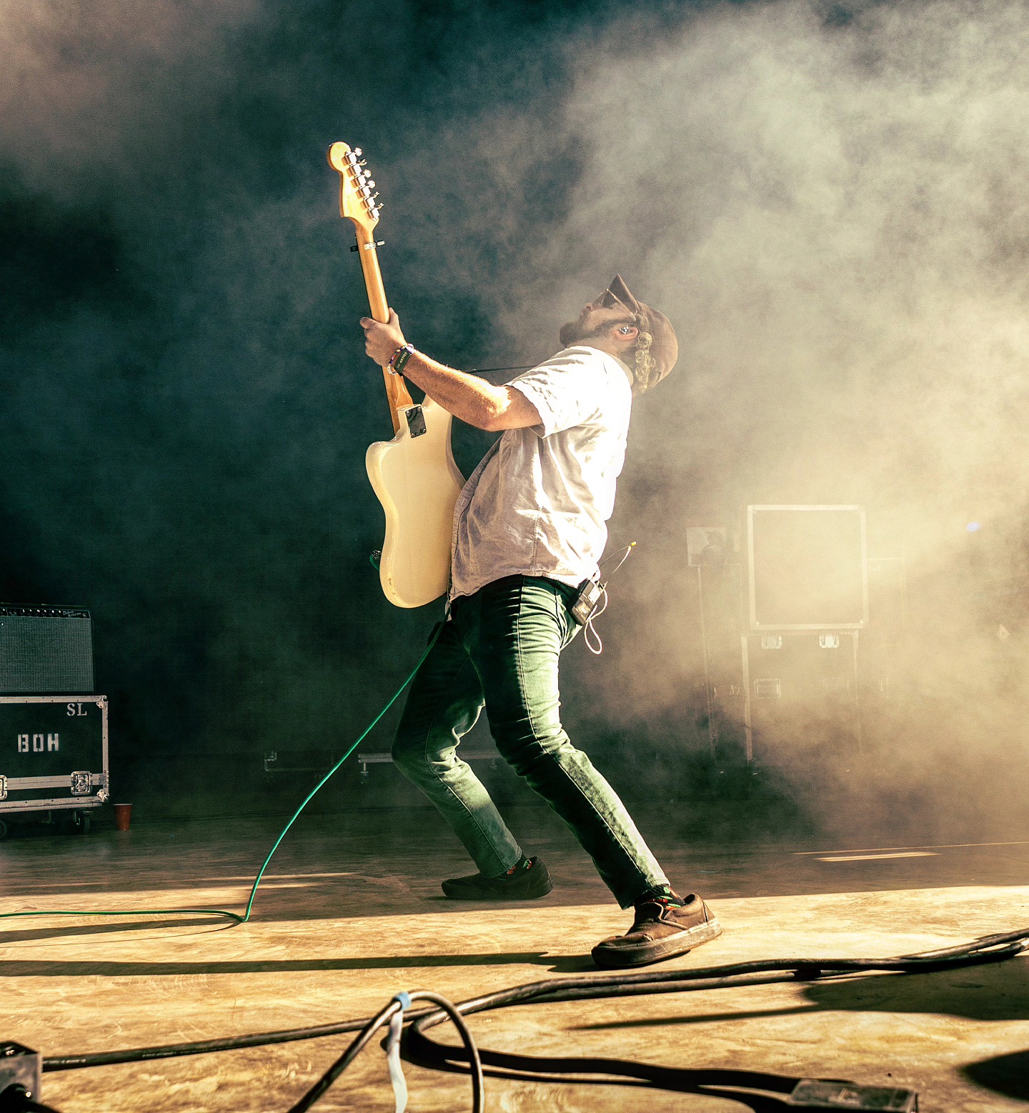 Combing through some archived photos, and here's a throwback to @bandofhorses at the @catbirdfestival 🎸
.
.
.
#bandofhorses #concertphotography #photography #canon #guitar #music #concerts #newyork