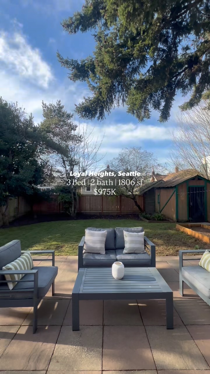 New listing by @iamdannyadamson / Lake & Co.
Loyal Heights, Ballard
3 bed, 2 bath, 1806 sqft
Offered at $975K w offer review date Jan 27th! Message me if you want more info!