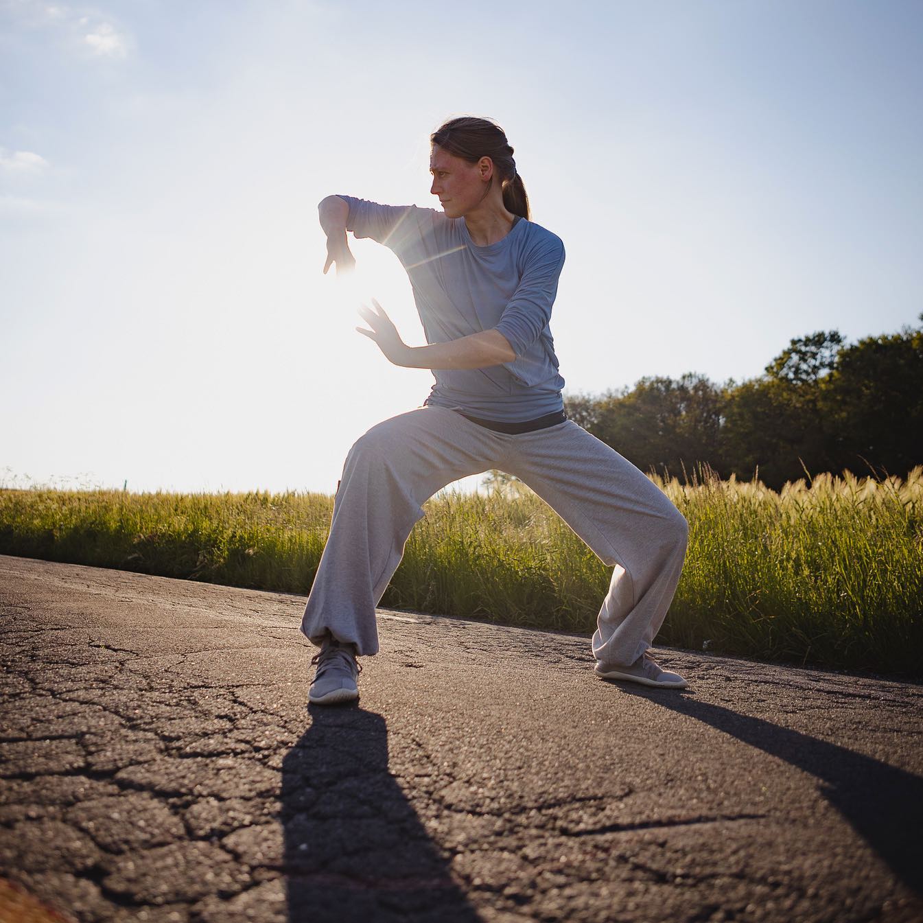 Hallo du! Schön, dass du hier bist☺️
Mein Name ist Aniola, ich bin Tai Chi Lehrerin und wohne in Dortmund.
Wenn du dem Alltagsstress einmal gegen sanfte und entspannte Bewegung tauschen magst, freue ich mich dich in einem meiner Kurse zu begrüßen ✨
#taichi #qigong #healthylifestyle #rausausdemalltag #gesundheit #persönlichkeitsentwicklung #inspiration #lebenimjetzt #lebensfreude #achtsamkeit #entspannung #achtsamleben #sportzuhause #ausgleich #auszeit #auszeitvomalltag #innerebalance #durchatmen #ausgeglichenheit #taichideutschland #qigongdeutschland #taichiqigong #gesünderleben #gesunderlebensstil #positivevibes #stressbewältigung #selbstliebe #körperbewusstsein