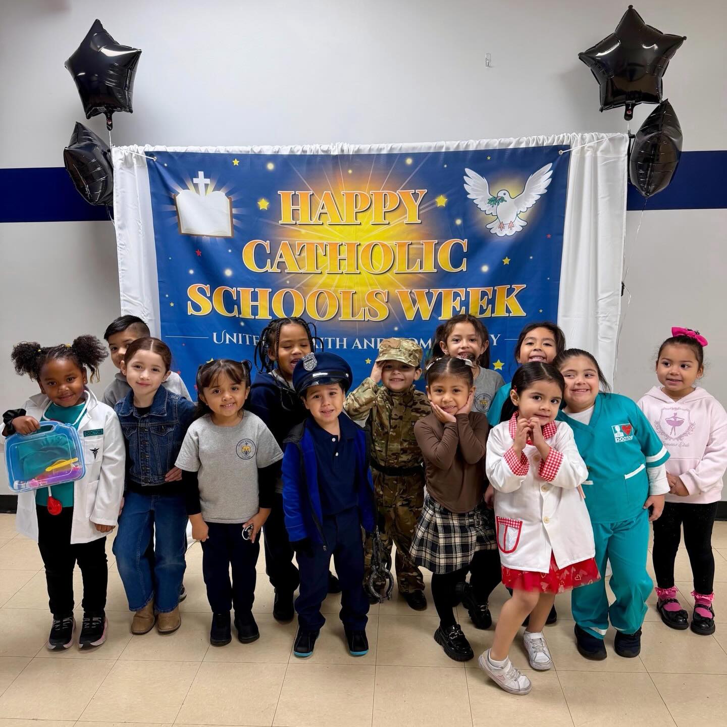 Our jaguars celebrating their community by dressing up as their future selves. ๐ง๐ปโ๐จ๐ฎ๐ฝโโ๏ธ๐ท๐ฝโโ๏ธ๐ฉ๐ปโ๐ณ๐จ๐ปโ๐ผ๐ฉ๐ฝโ๐ผ๐ฉ๐ผโ๐๐จ๐ปโ๐๐จ๐ปโ๐ง๐ฉ๐ฝโ๐ฌ๐ฉ๐ปโโ๏ธ๐จ๐ปโ๐ซ
#stemydiuscatholicschool #jaguarstrong #catholicschoolsweek #futureselves #communityhelpers