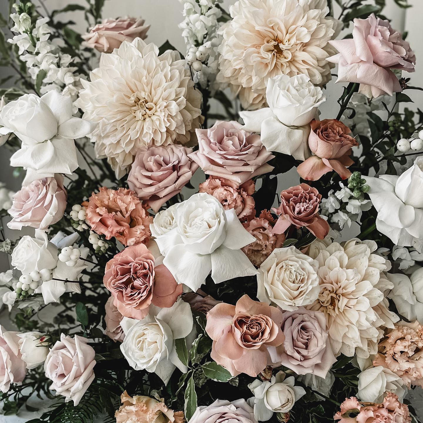 These colours!💫 #northenbeacheswedding #sydneyweddingflorist #weddingflowerssydney #northernbeachesflorist #piluwedding