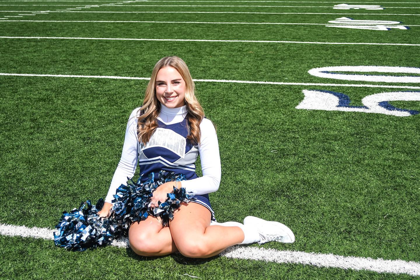 Only smiles from our 2022 Seniors💙🤍
.
.
#abigaillindseyphotography #cwrucheer #cwru #casewesternreserveuniversity #cheerleading #portraitphotography #cheer #cheerstotheweekend #collegecheer #photographyportrait #cheerleadingphotography #cheerphotography #cheerleadingportraits #cheerleadingphotoshoot #cheerleadinggoals #portraitphotographer #clevelandphotographer #cwruspartans #casewestern #clubsports #sportsphotography #spartancheer #spartancheerleaders #sportsphotography #seniorphotos #graduationpictures #graduationphotoshoot