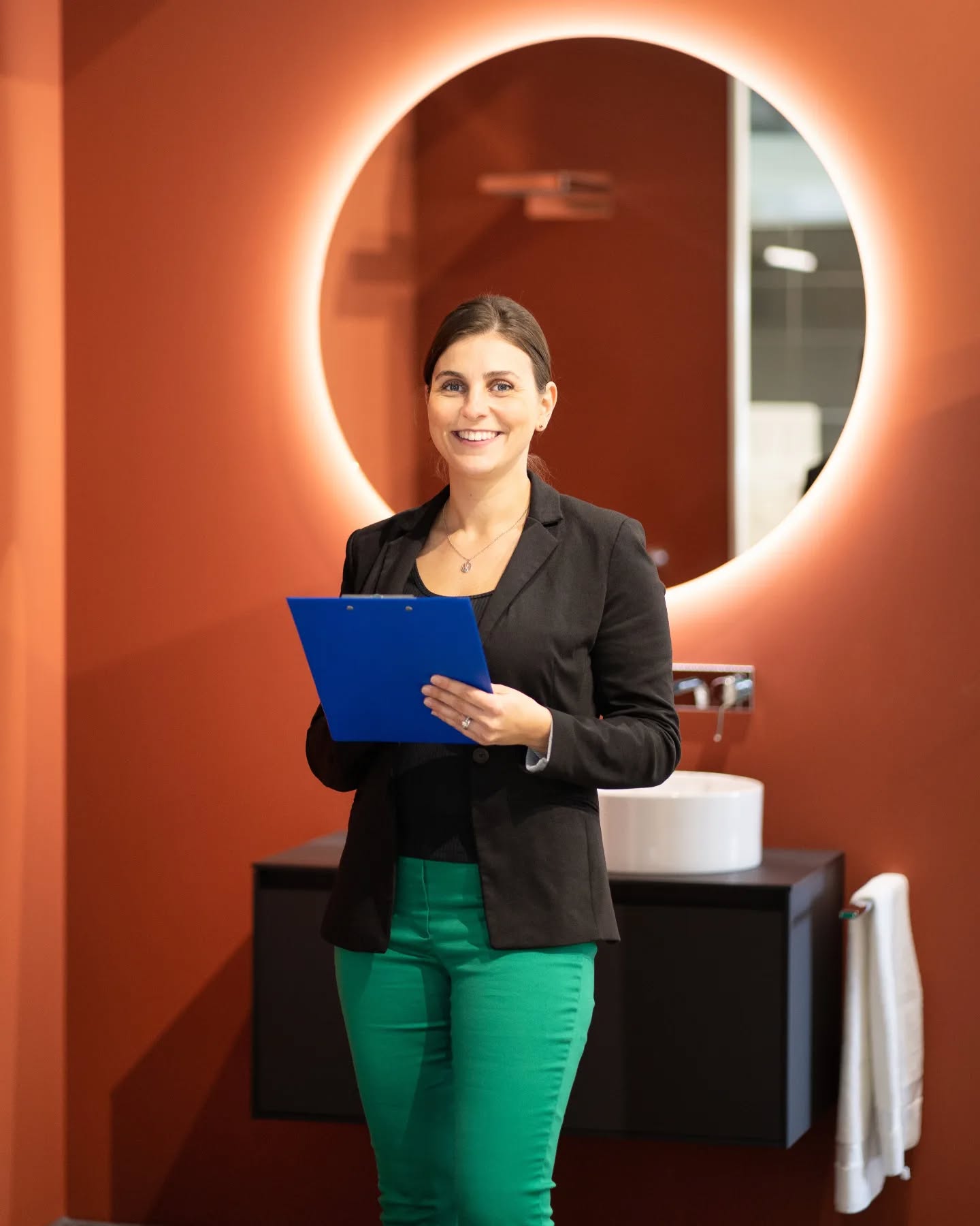 Benötigen Sie Unterstützung bei Ihrer Badplanung? Wir beraten Sie gerne. 👍🏻
Terminvereinbarung unter 08131/ 9001-158
#gittfried #gittfriedkarlsfeld #teamgittfried #badausstellung #bädergalerie
#sanitärheizung #sanitärausstellung #traumbad #shk #sanibel #scalido #deintraumbad #badezimmer #bathroom