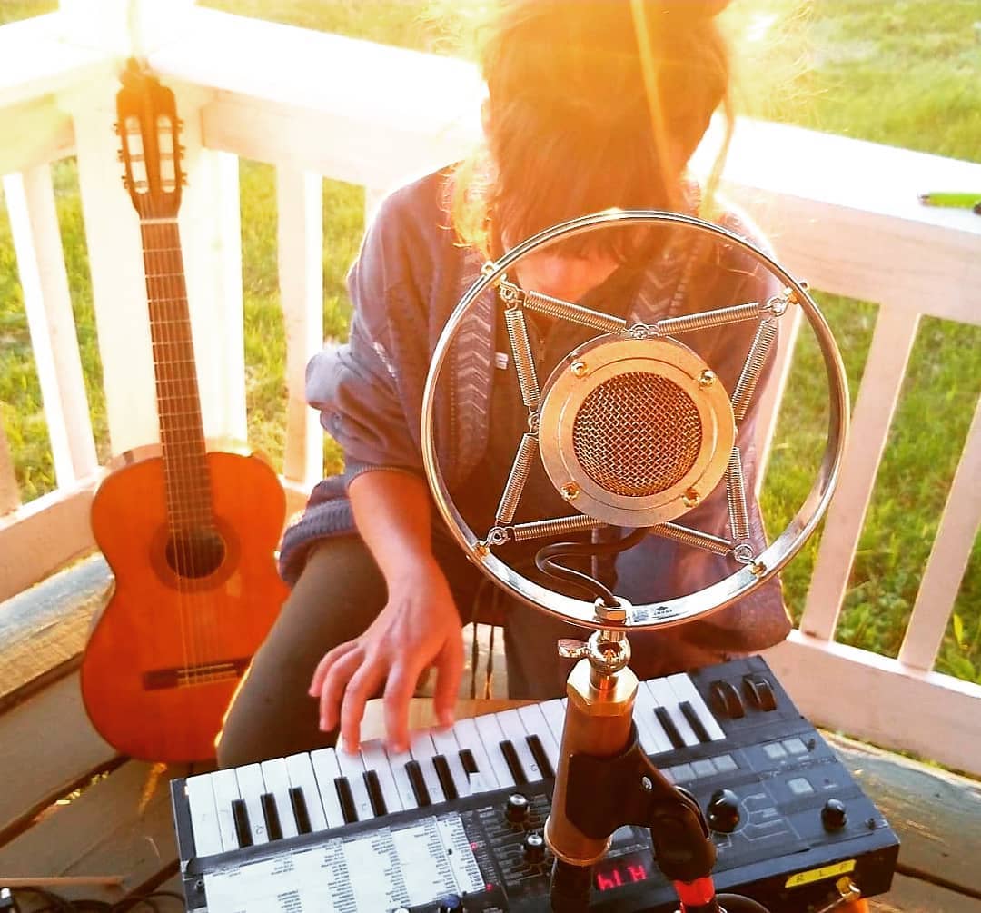 Coucher de soleil sur la plaine
Test de micros
Mon nouvel ami Krog
Bonheur
📷Jo Chapeau
#musiceverywhere #luskville #outaouais #goldenhours #krog