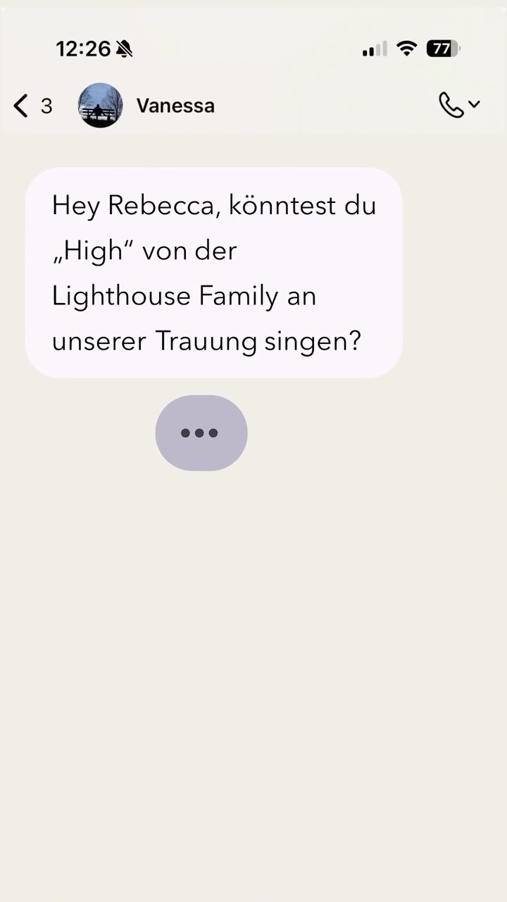 „Könnt ihr High von der Lighthouse Family bei unserer Trauung spielen?“ -
Ja, klar!😍
Wunschlieder gehören für mich einfach dazu – denn es ist euer Tag, eure Trauung, eure Lieder.
Ob Lieblingssong, gemeinsame Erinnerung oder Herzenslied: Wir finden eine Version, die zu euch passt.
Welcher Song darf bei deiner Trauung nicht fehlen?
#hochzeitsmusik
#wunschliedtrauung
#hochzeitssängerin
#hochzeitsinspiration