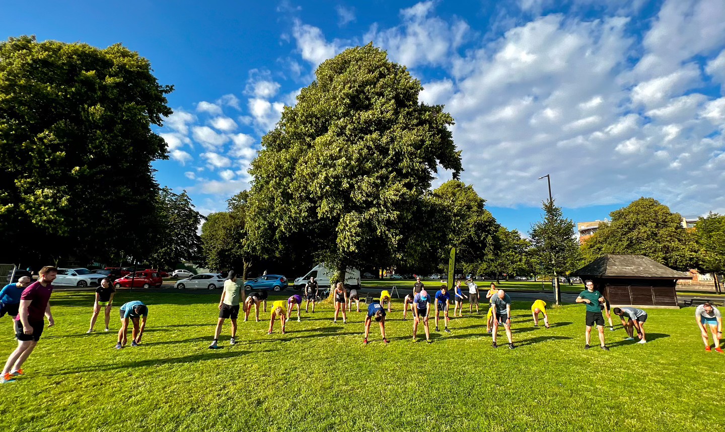 Every session counts. Good vibes with the crew 😎☀️💛 #WinningTogether
•
@cliftonrunningclub