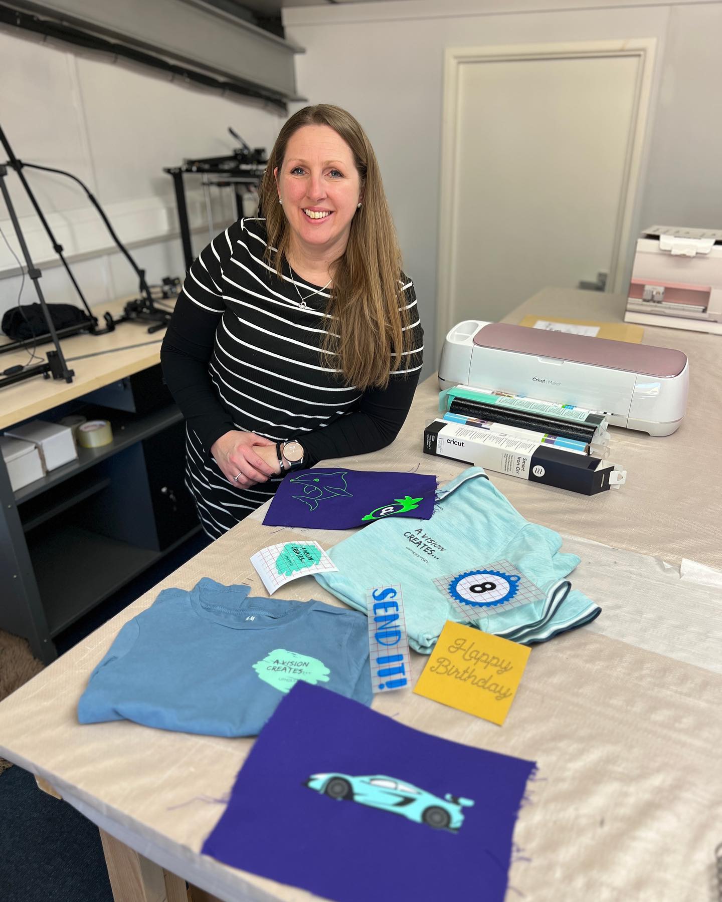 Tanya kept her Cricut in the box for 3 years not knowing where to start. This is her after the two day course with us. Keep smiling 🤗#cricutcourseuk #cricutcrafts #cricut #2daycourse #😁 #keepsmiling #getitoutthebox #lookwhatyoucando #startanewbusiness #happycrafting #craftbusiness #dontmissout