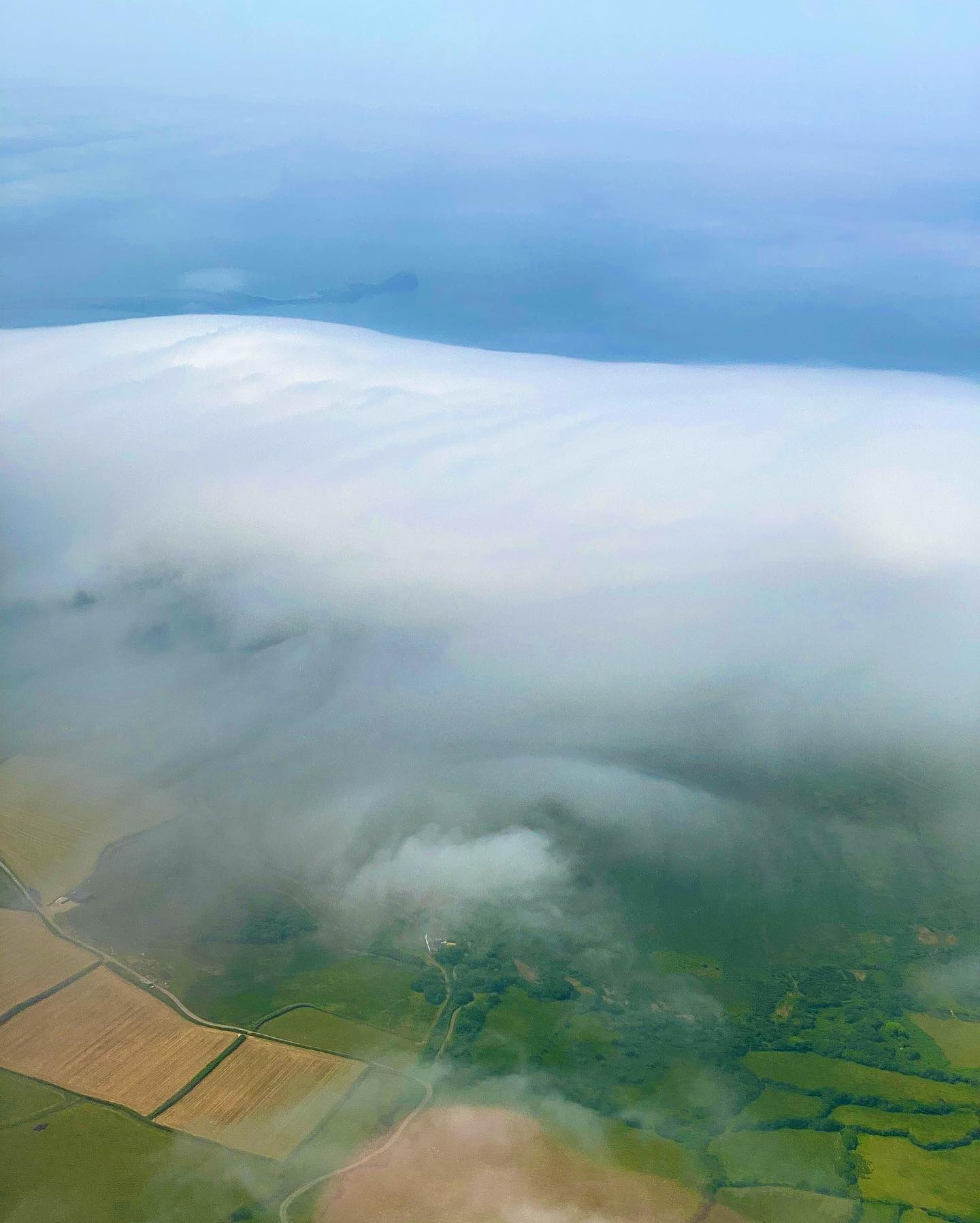 Yesterdayโs fog bank pushing in from the west. Only took an hour to reach the airport! โ๏ธ๐จ