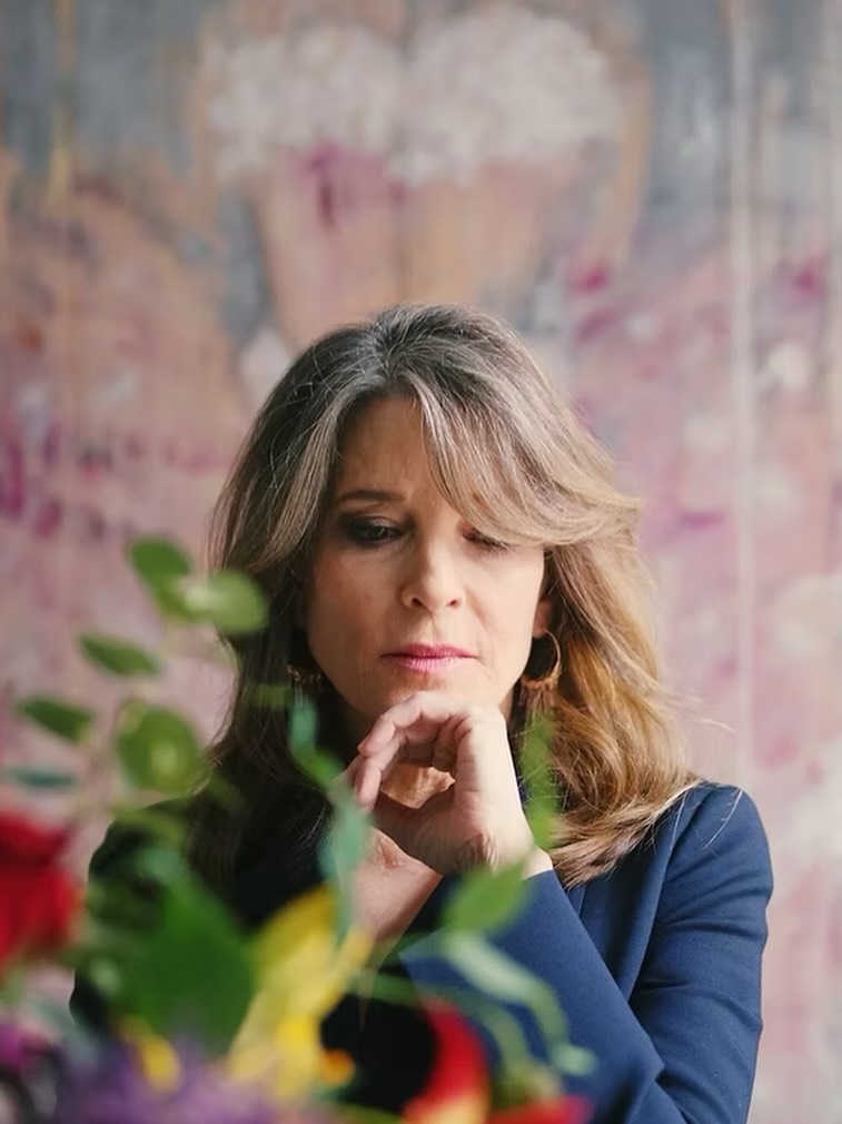 Long before manifestation became a hashtag or self-help turned into a billion-dollar industry, Marianne Williamson was already leading the conversation - quietly and without spectacle. We chatted with Marianne about faith, power and why love still matters.
#MarianneWilliamson
#ConsciousLeadership
#LoveAsAPoliticalAct
#ThoughtfulConversations
#youmagazine